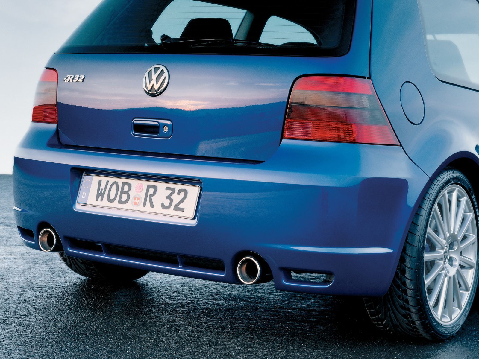 2005 Volkswagen Golf R32