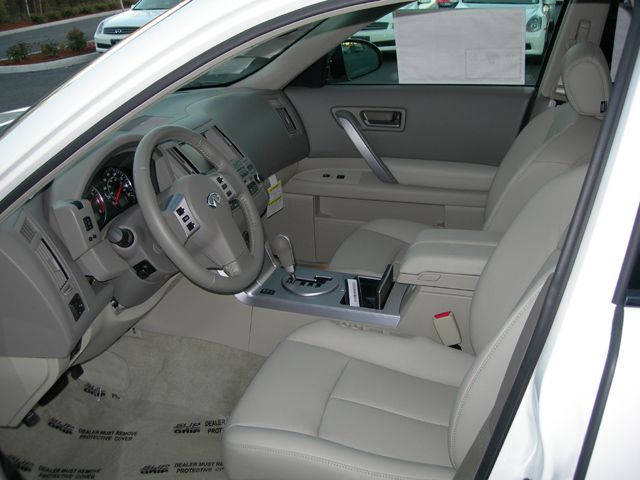 2005 Infiniti FX35