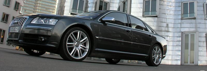 2006 Audi S8