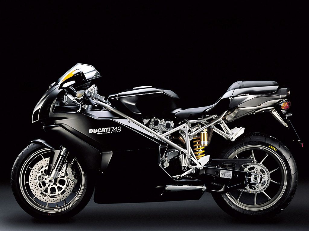 1Ducati-Superbike-749-Dark-2006