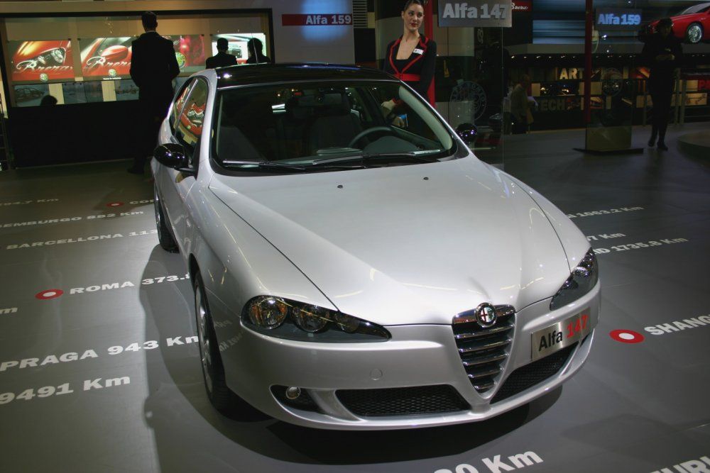 Alfa Romeo 147 (2000) - pictures, information & specs