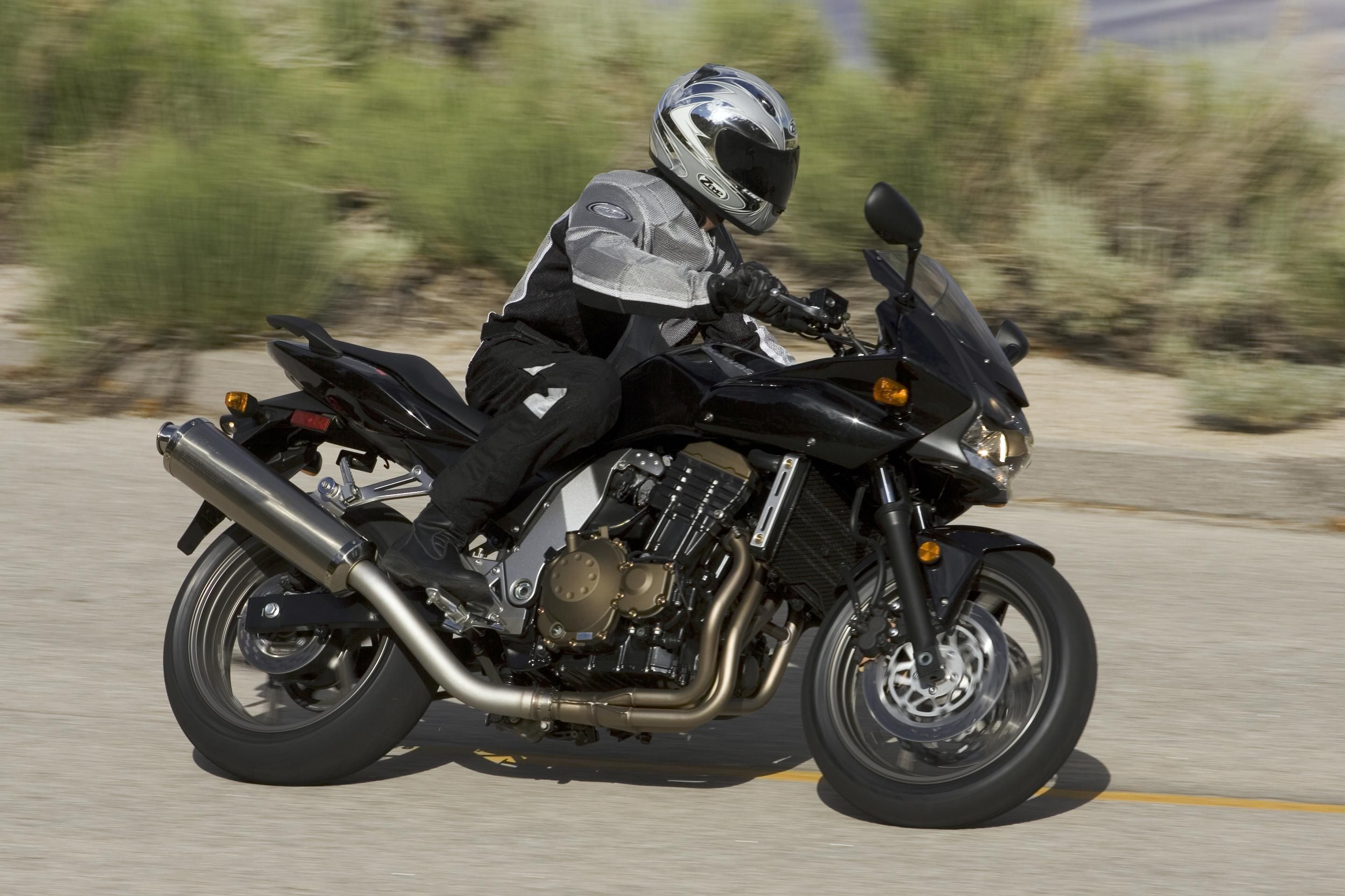 Kawasaki Z750 Review, Kawasaki Bike Reviews