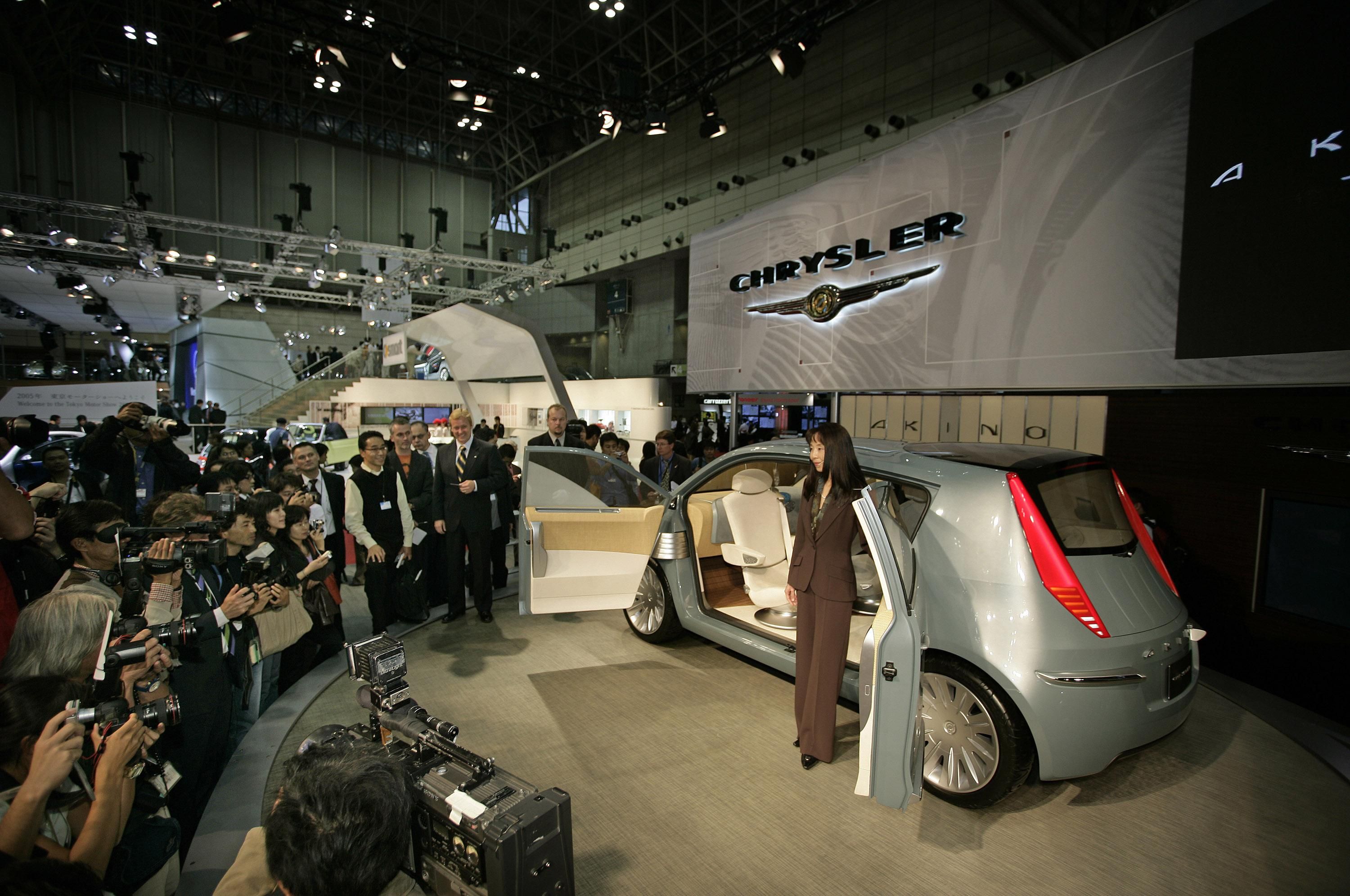 2005 Chrysler Akino