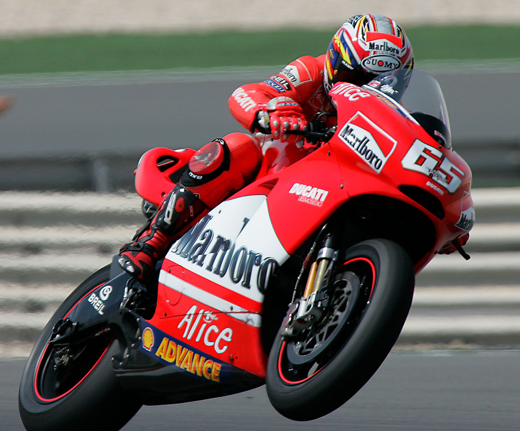 Ducati Desmosedici 2004 モデルキット Loris Cap Ducati Desmosedici 2004 モデルキット Loris Cap