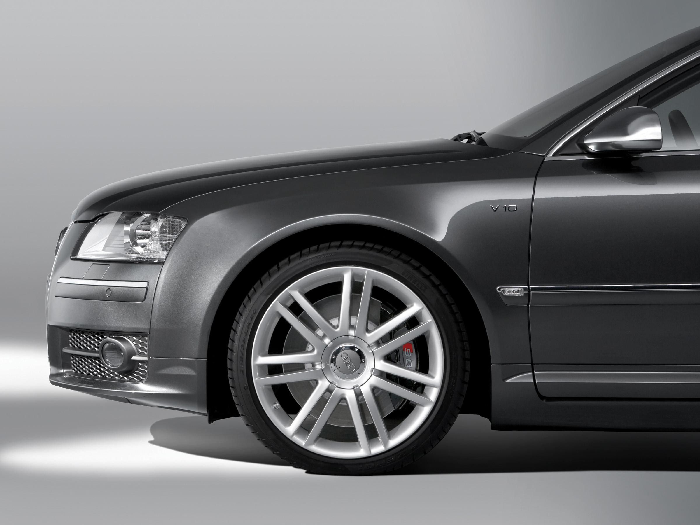 2007 Audi S8