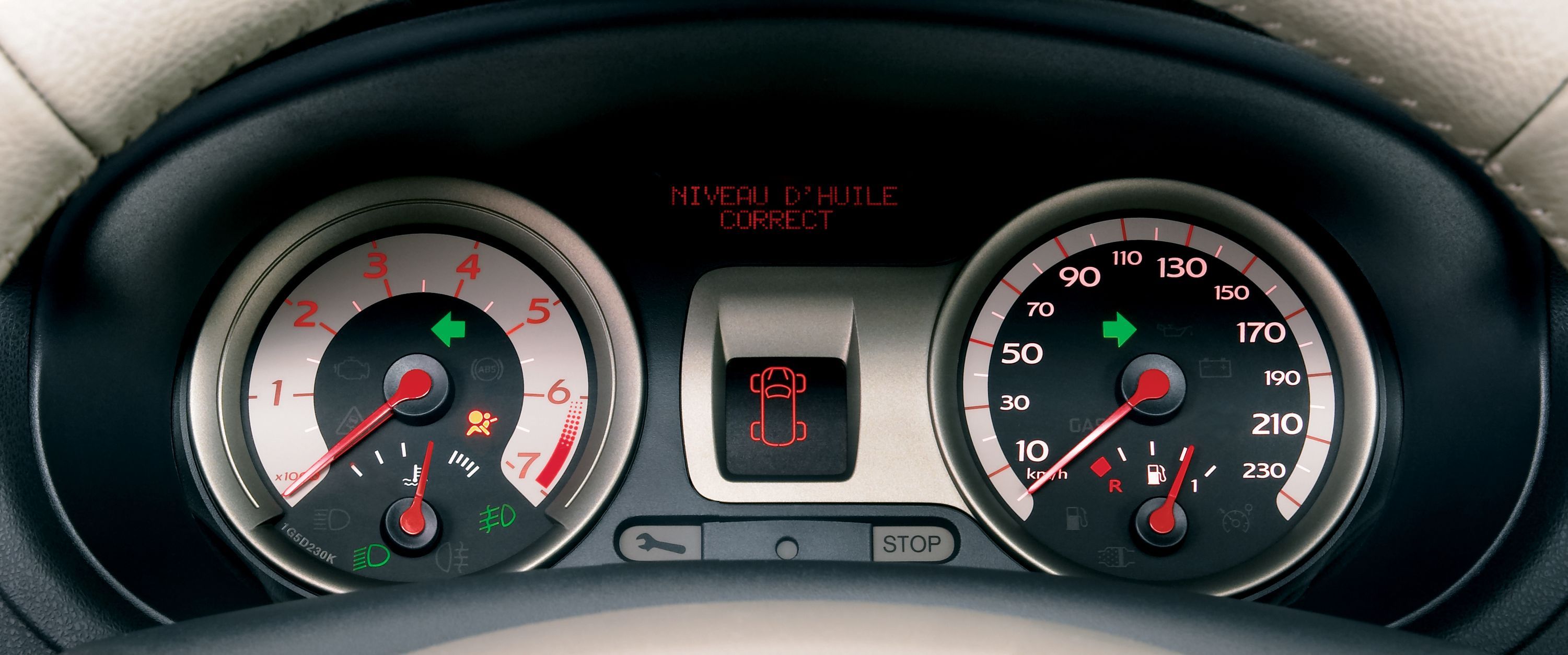 The speedometer is clear and easy to read.