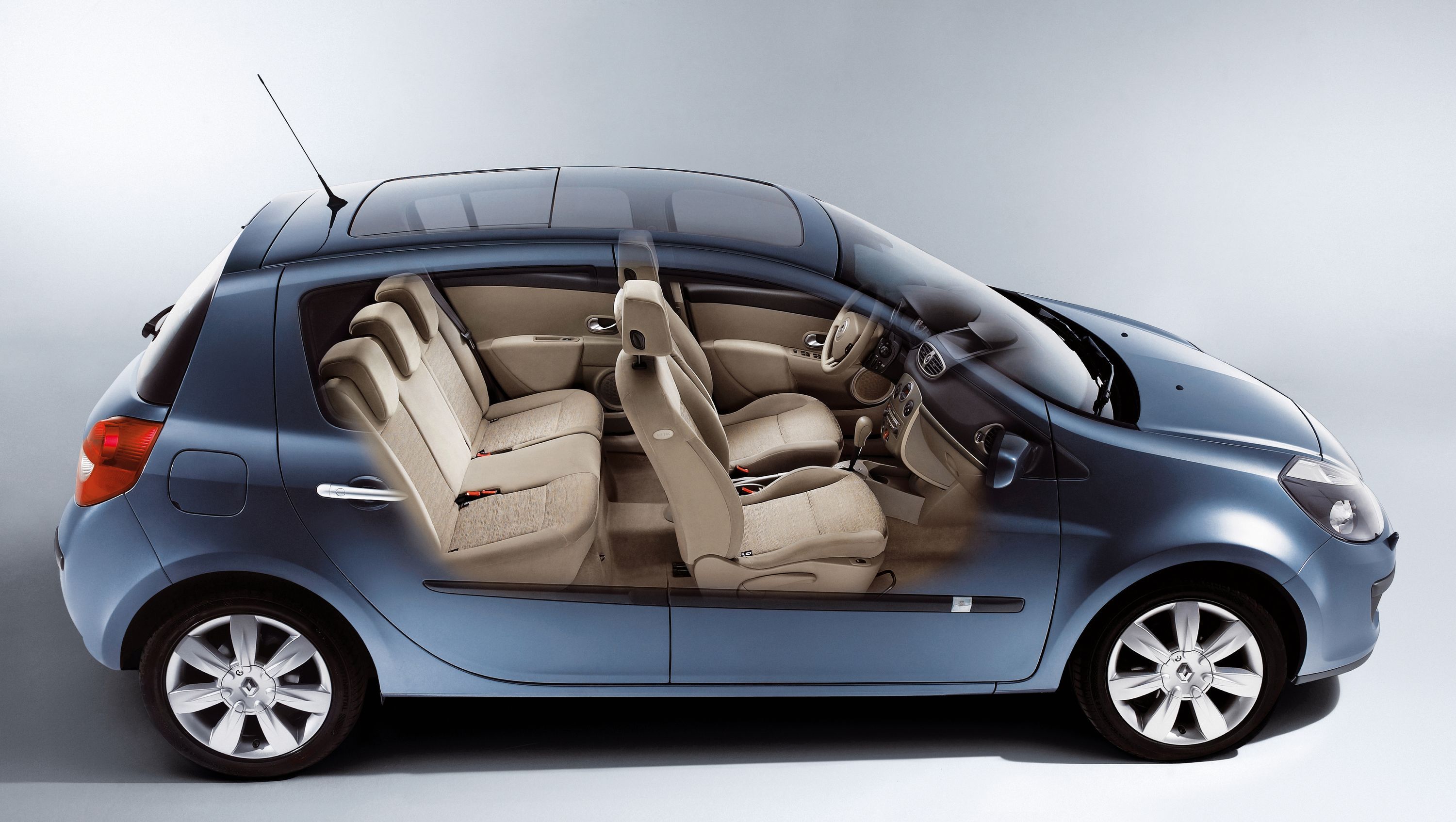 Clio III boasts an outstanding sensation of roominess.