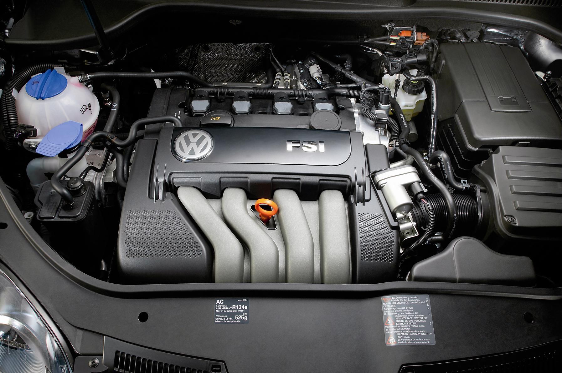 Бензиновые двигатели volkswagen. Jetta 2006 мотор. VW Jetta 2010 1.6 двигатель. Двигатель Фольксваген Джетта 5. Двигатель Фольксваген Пассат б6.