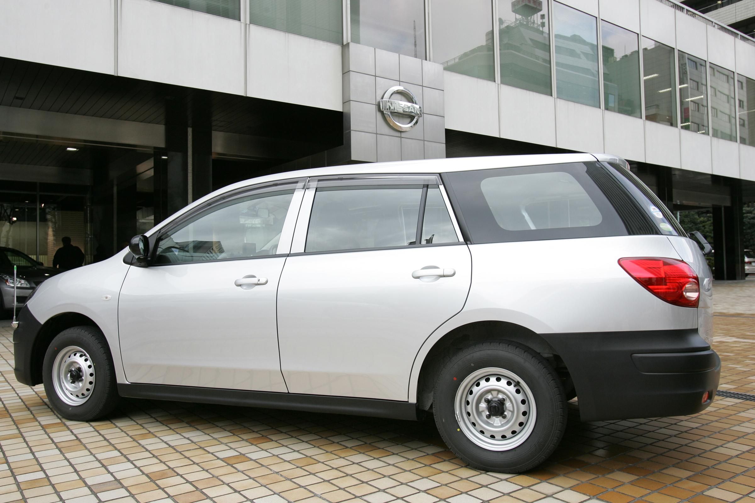2007 Nissan AD