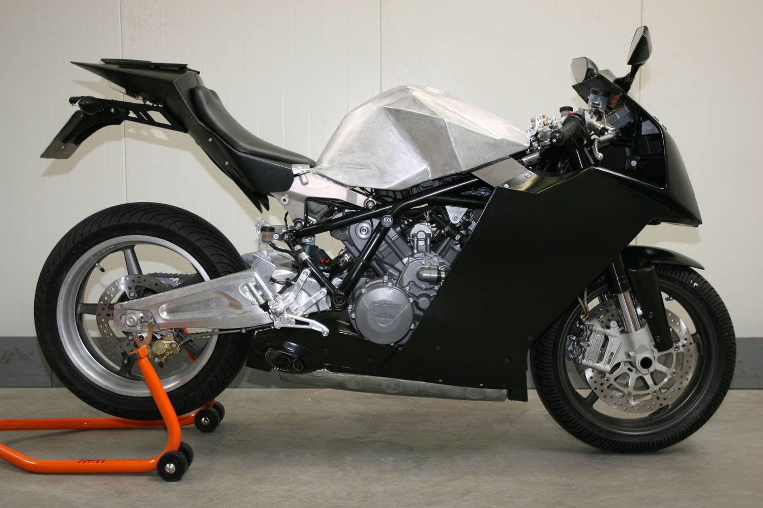 .2008 KTM 990 RC8