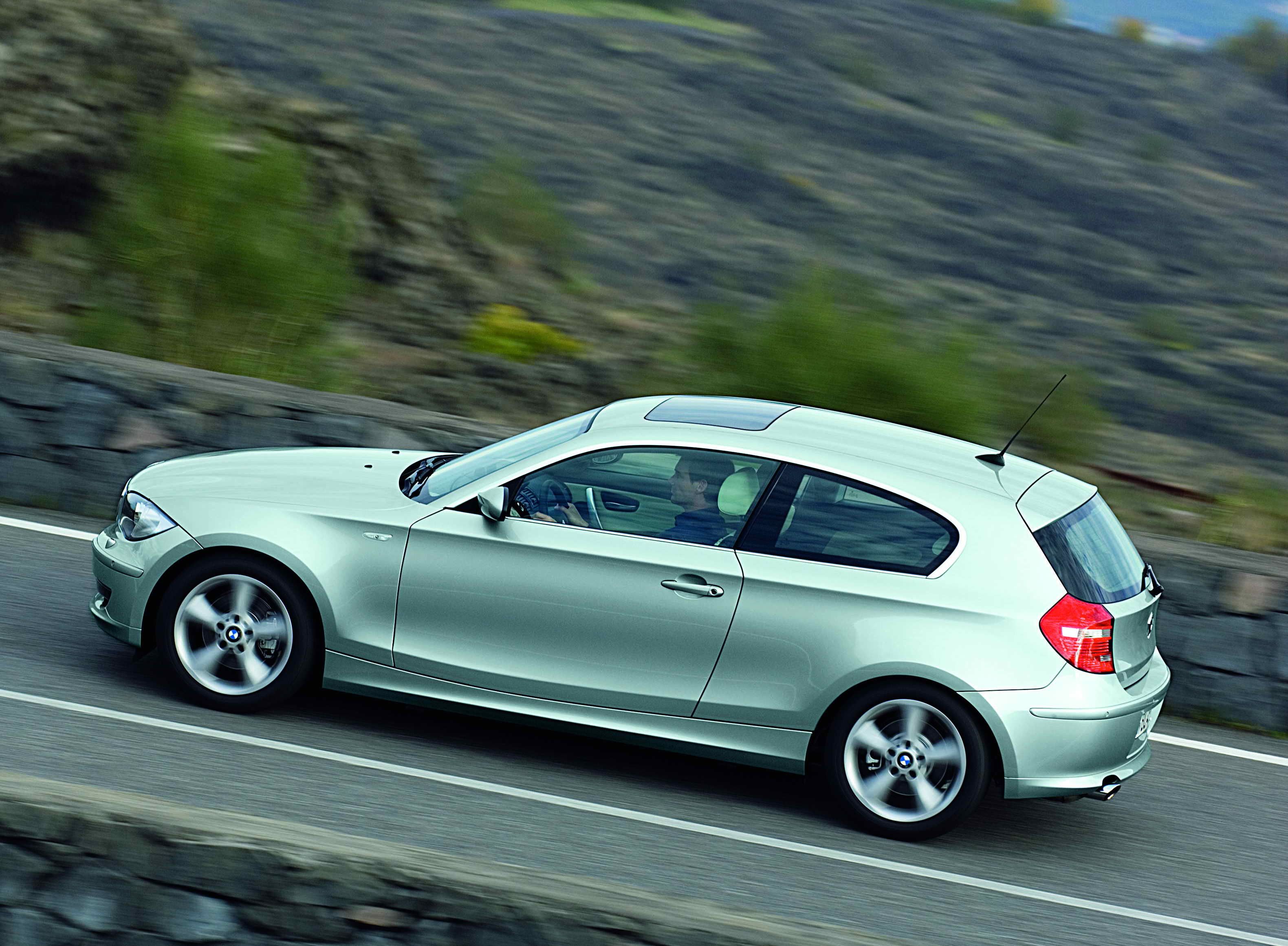 2007 BMW 1-series 3door and facelift