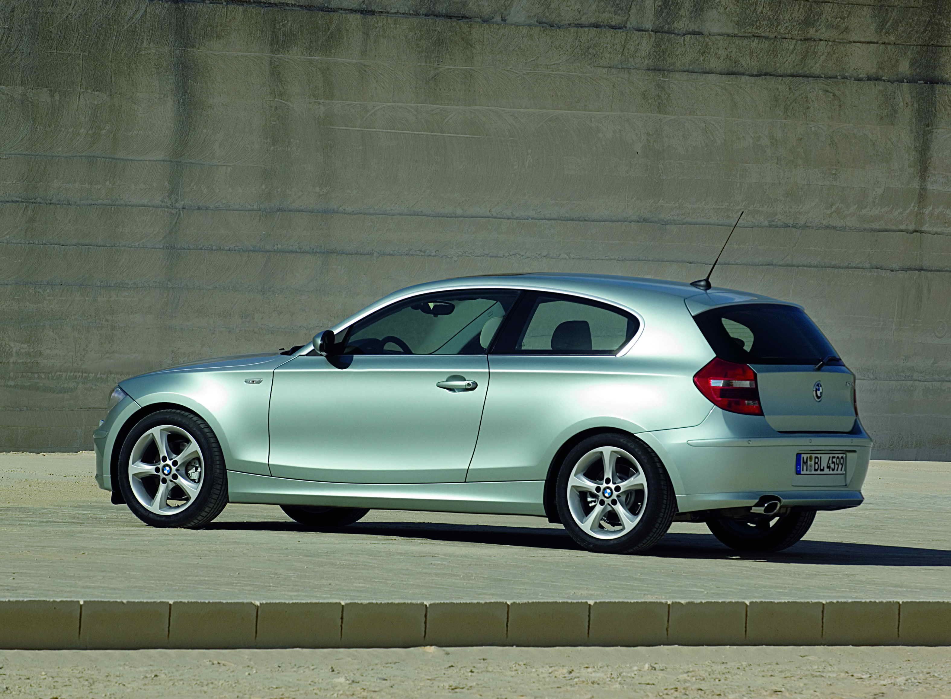 2007 BMW 1-series 3door and facelift