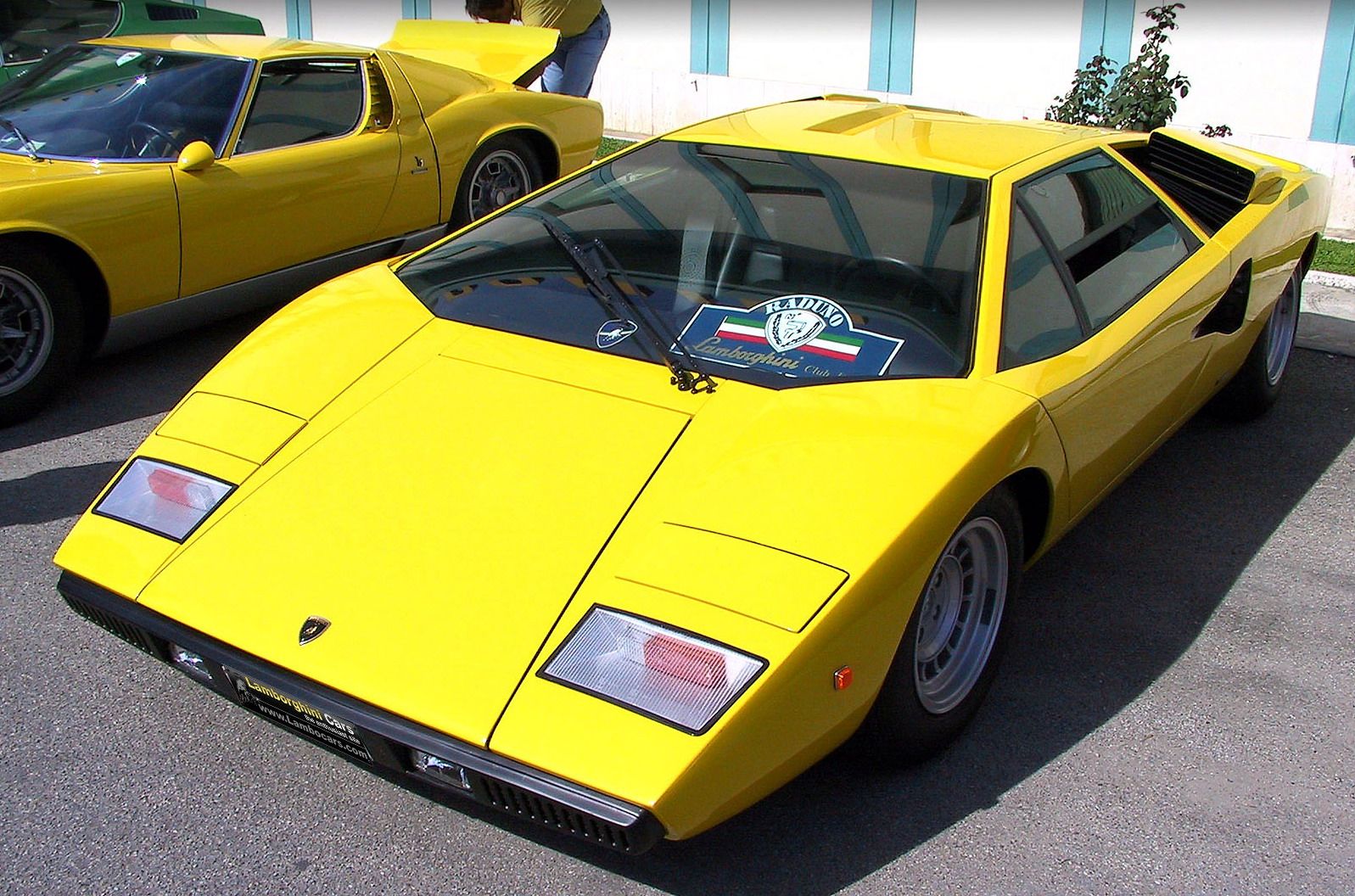Амазинг елоу. Lamborghini Countach 1974. Lamborghini Countach lp400. Countach lp400 Yellow. Lamborghini Countach LP 800 цвета.