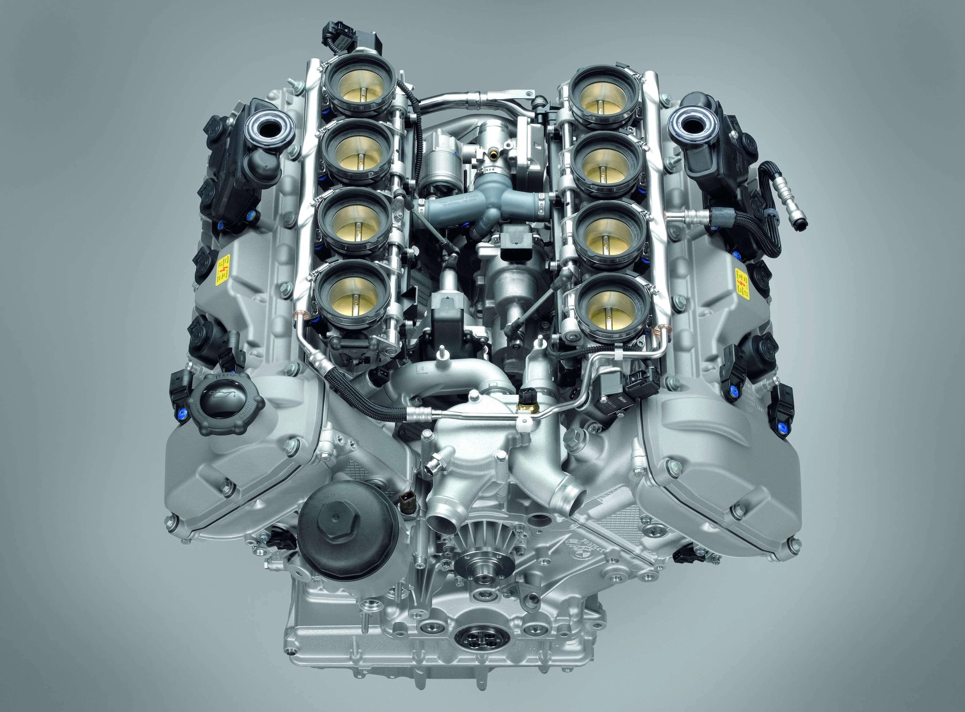 V 3.8 0. BMW vотор v8. Двигатель s55 BMW. S65b40 двигатель. BMW 4.4 v8.