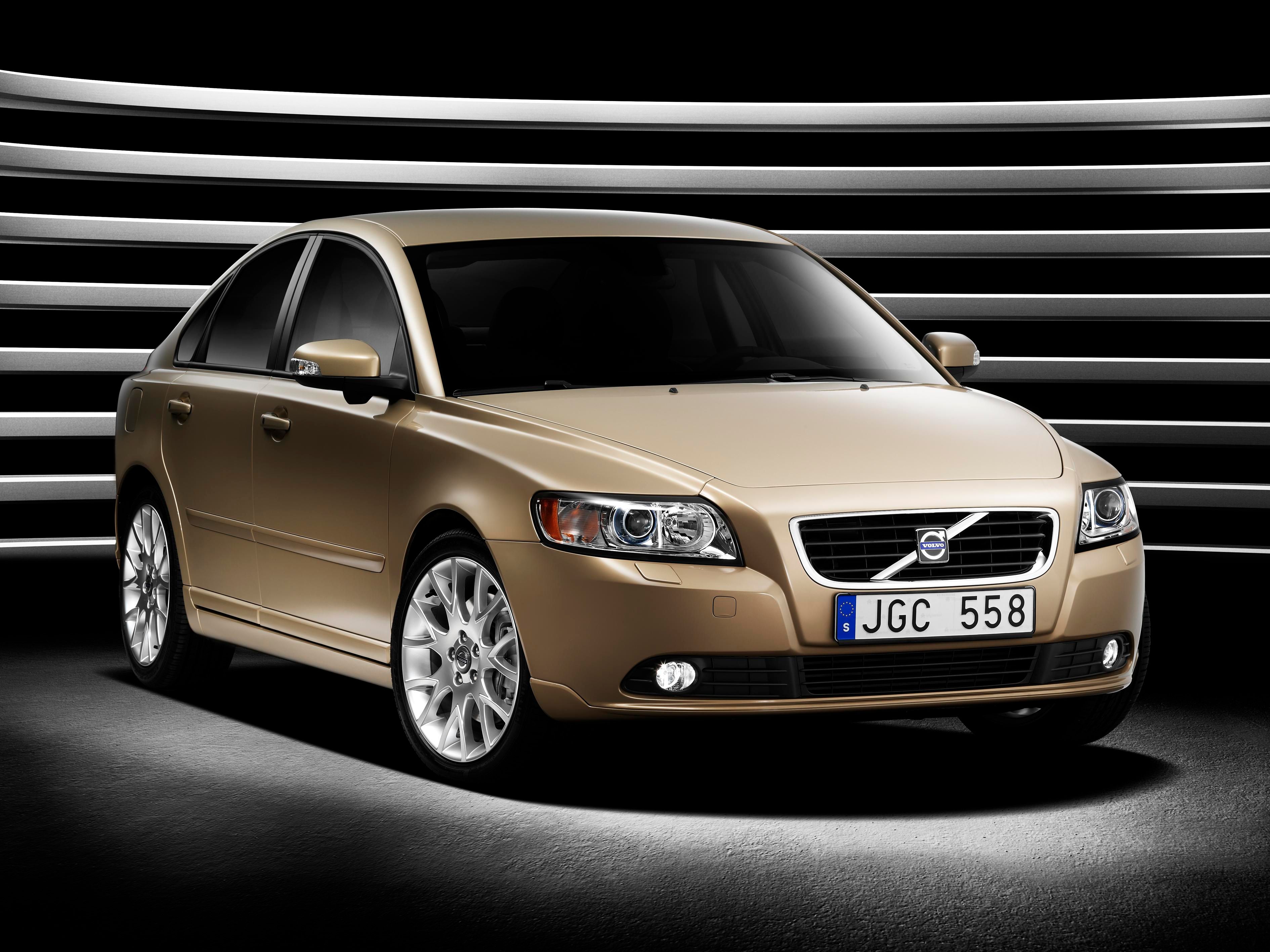 Volvo S40 and V50