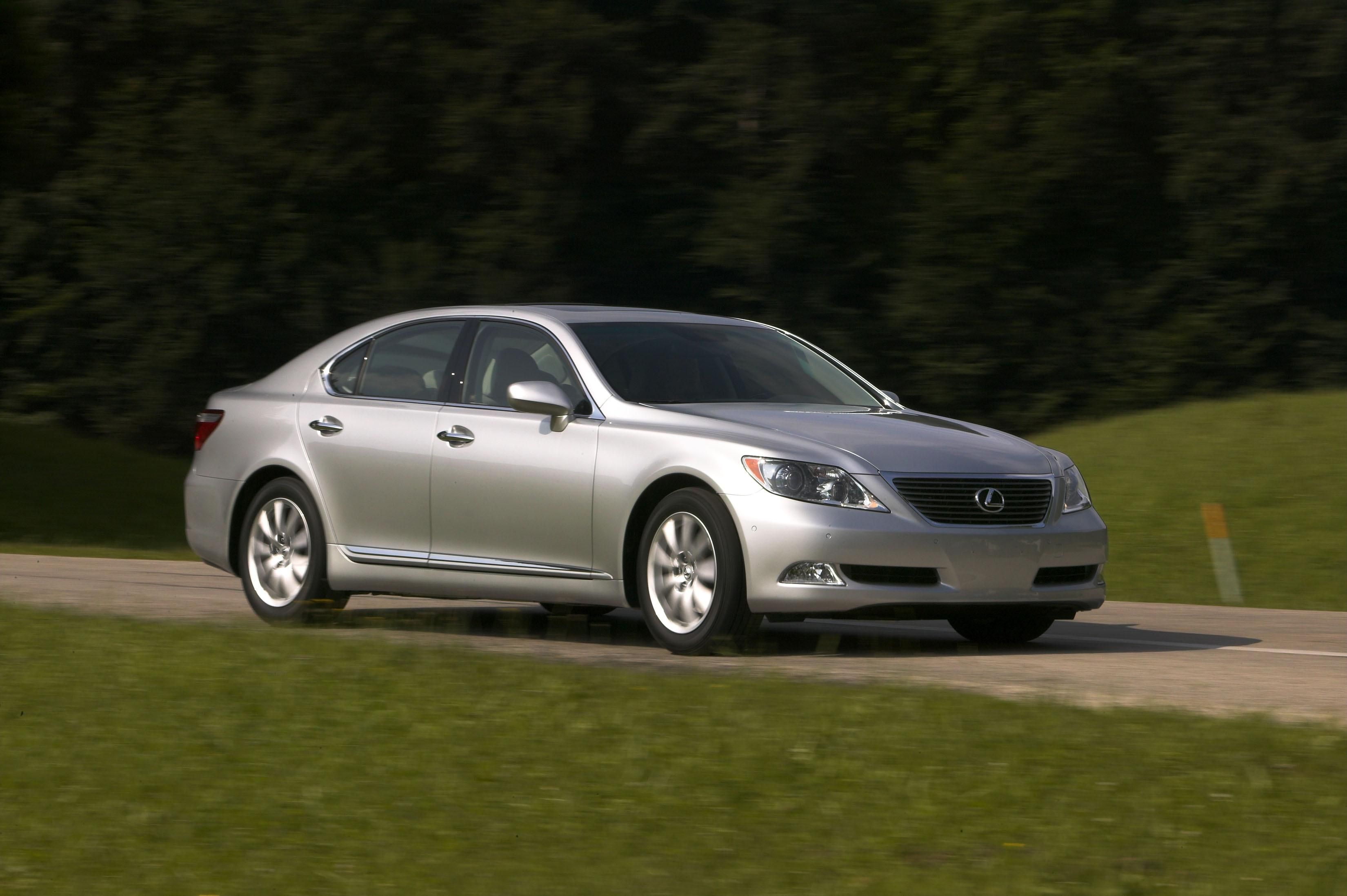 Lexus LS460 - 2007 World car of the year
