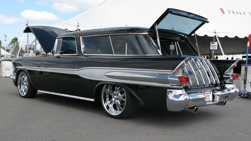 1957 Pontiac Safari