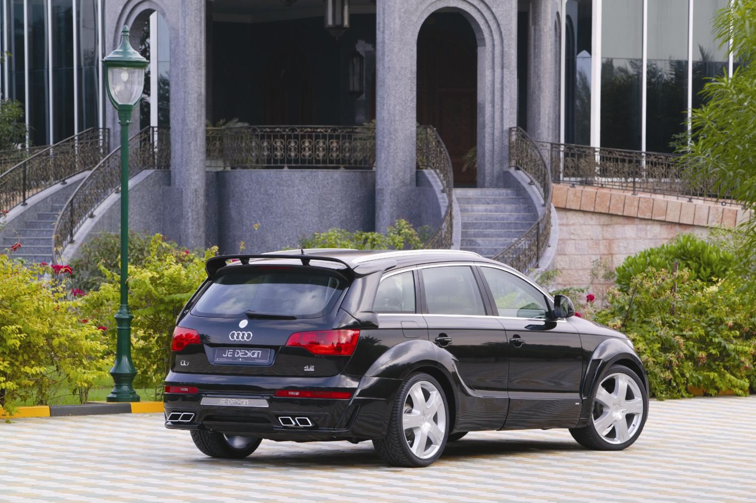 2010 Audi Q7 wide body kit from JE DESIGN