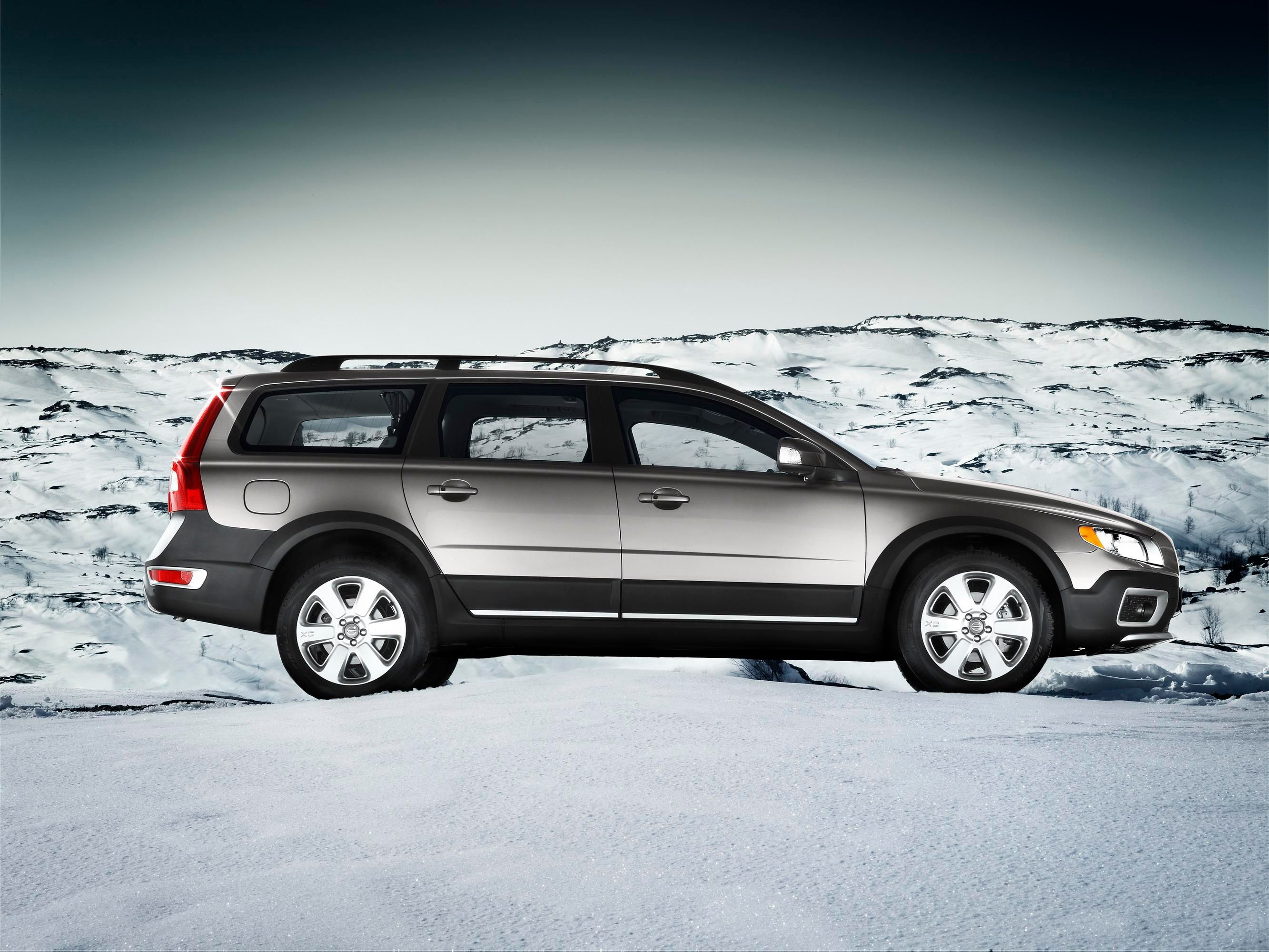 2008 Volvo XC70 and S80 Winter Edition