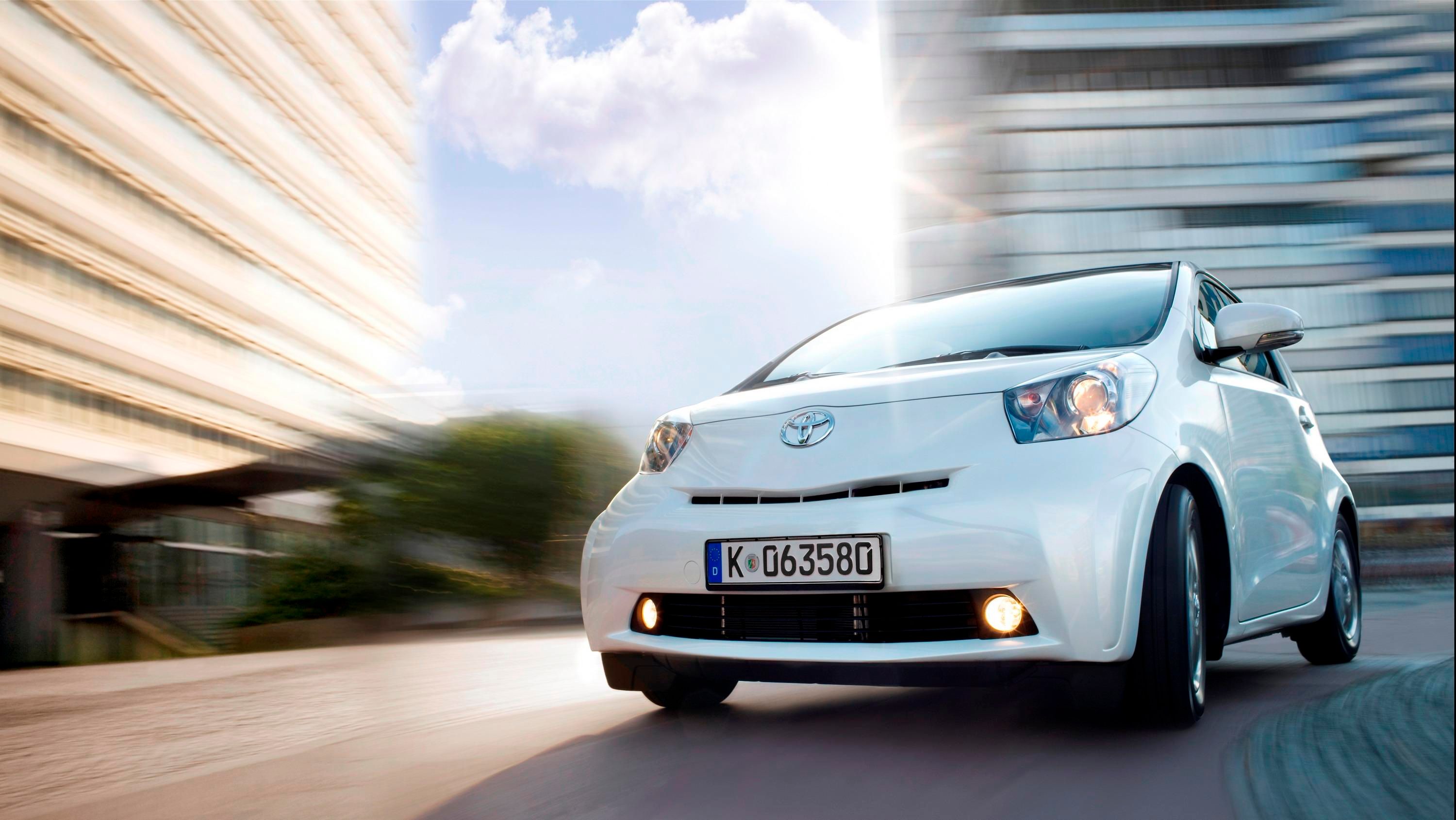 toyota-iq---base-for.jpg