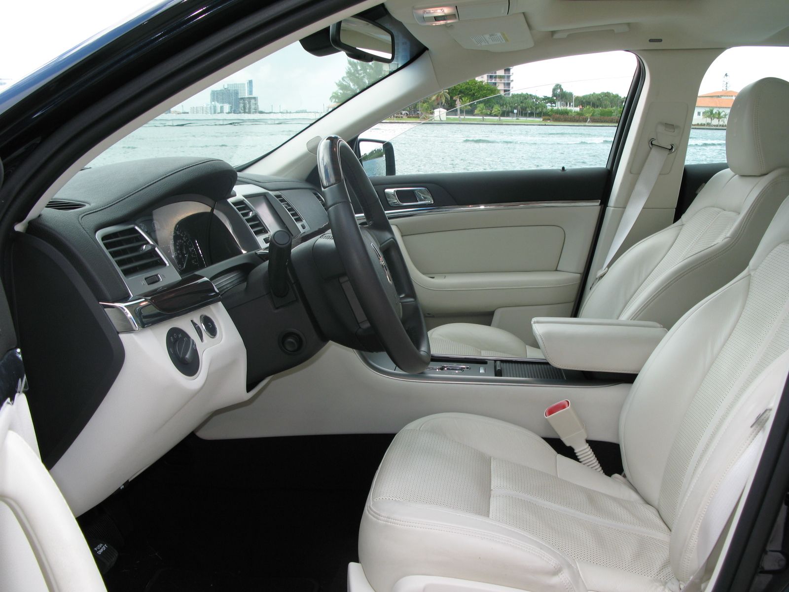 2009 Lincoln MKS AWD