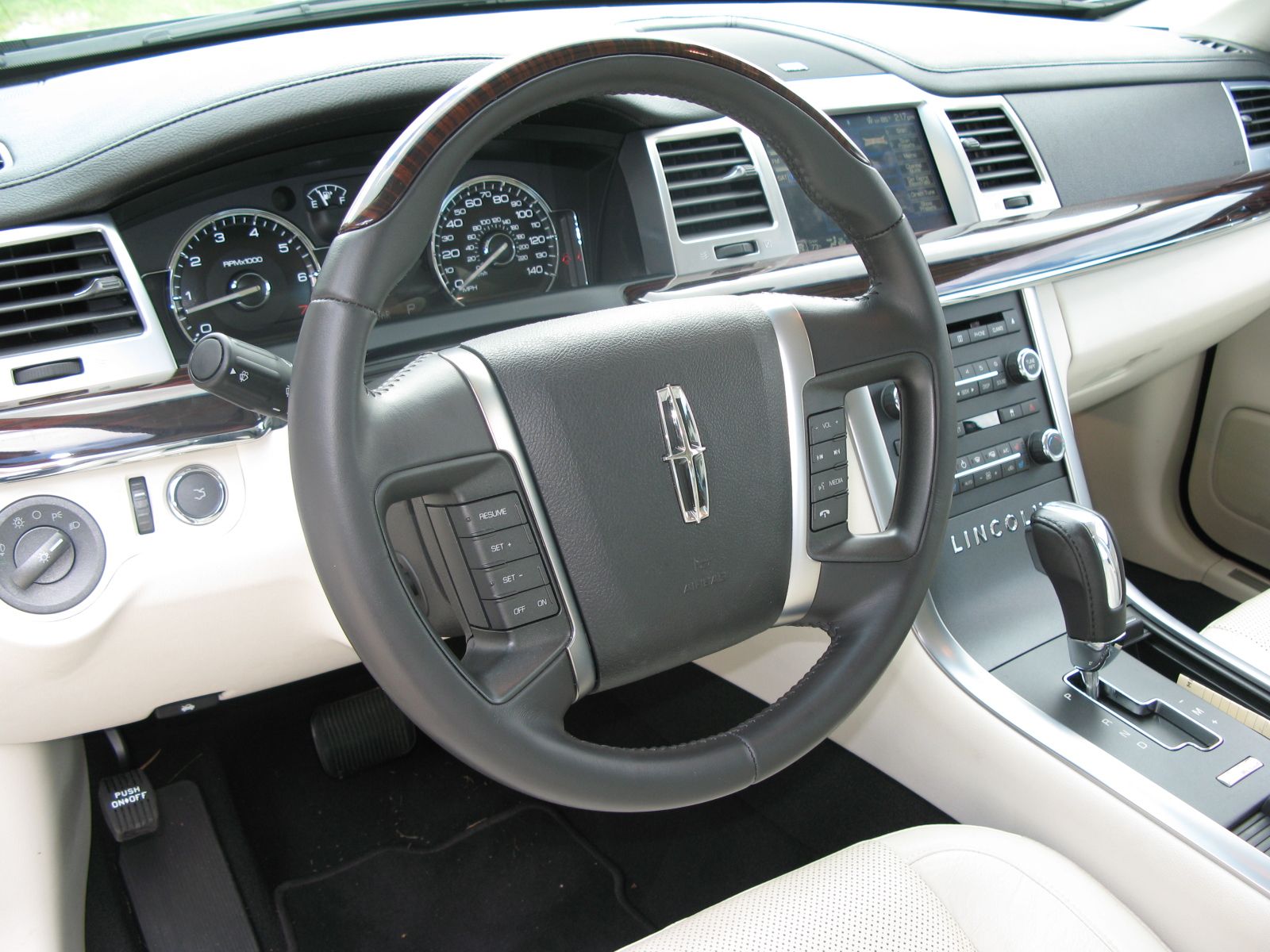 2009 Lincoln MKS AWD