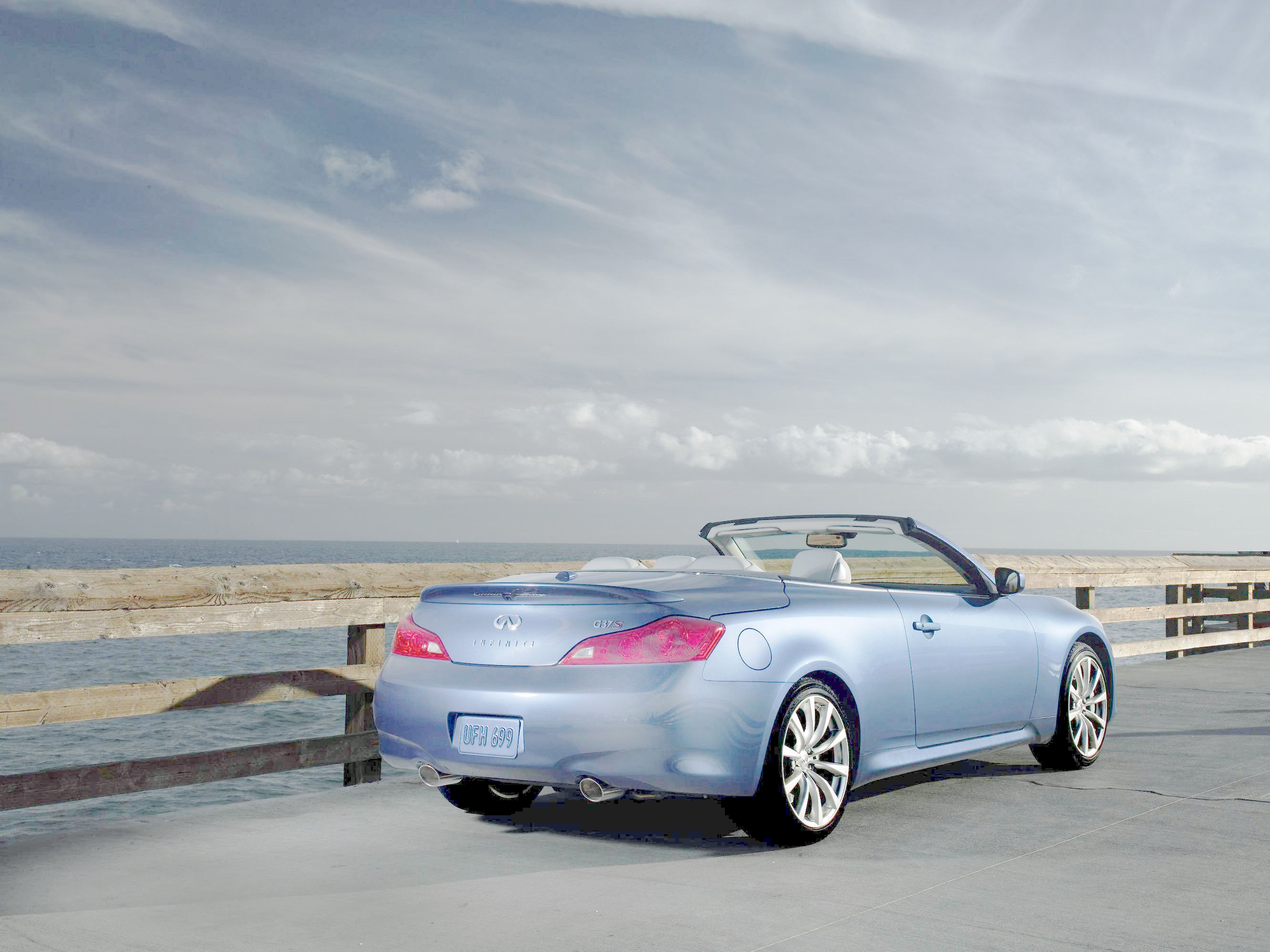 2009 - 2010 Infiniti G37 convertible