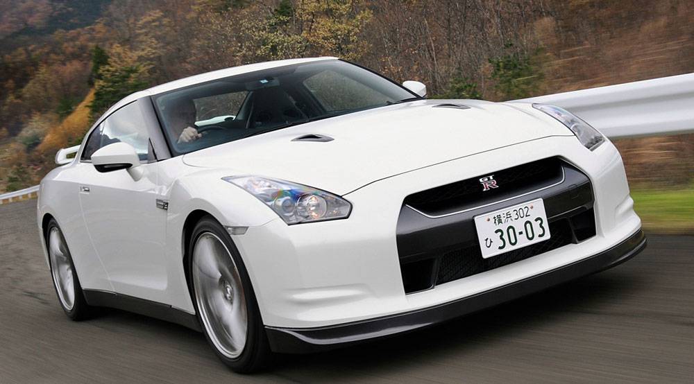 2010 Nissan GT-R will do 0-60 mph in 3.9 seconds