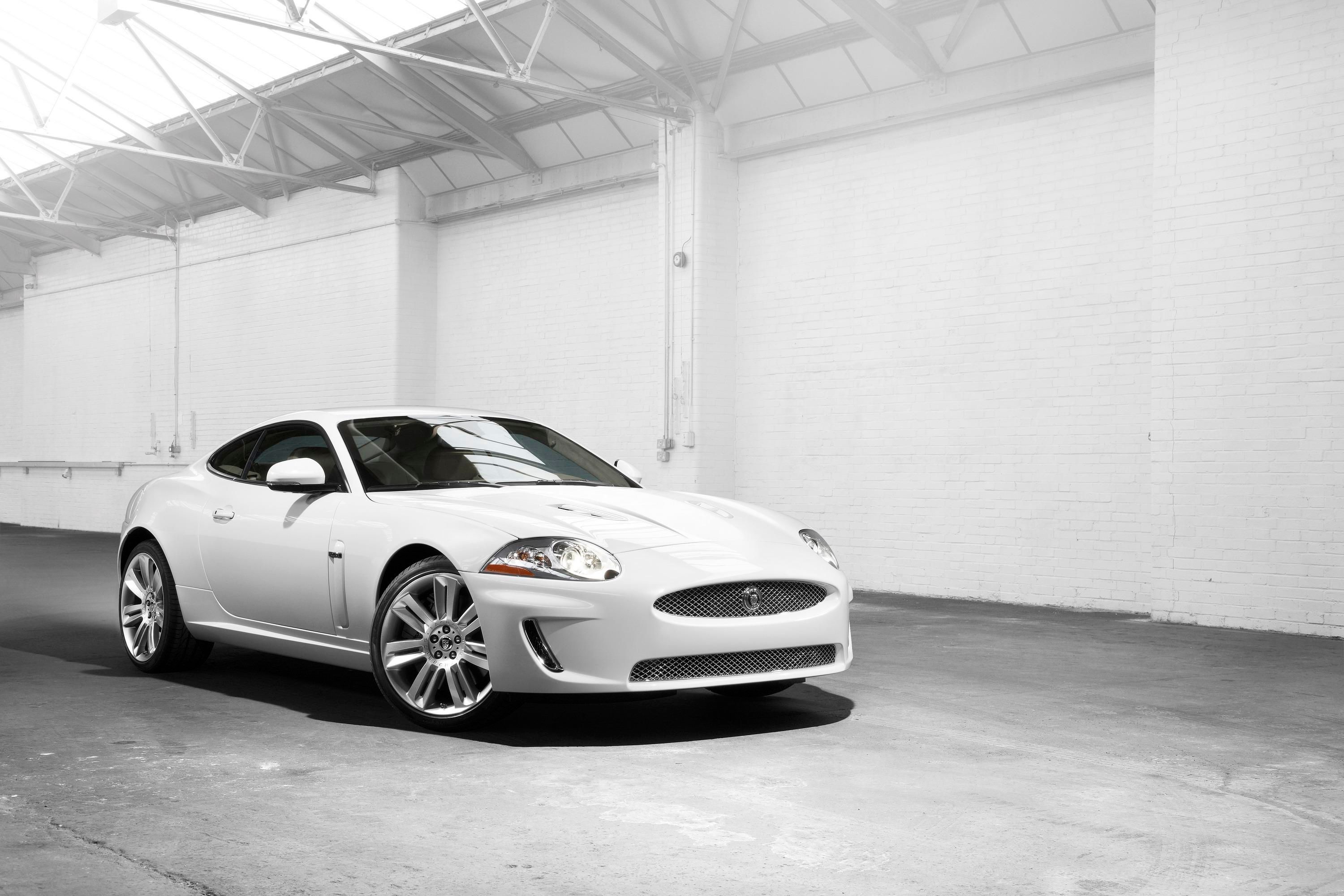 2010 Jaguar XK and XKR