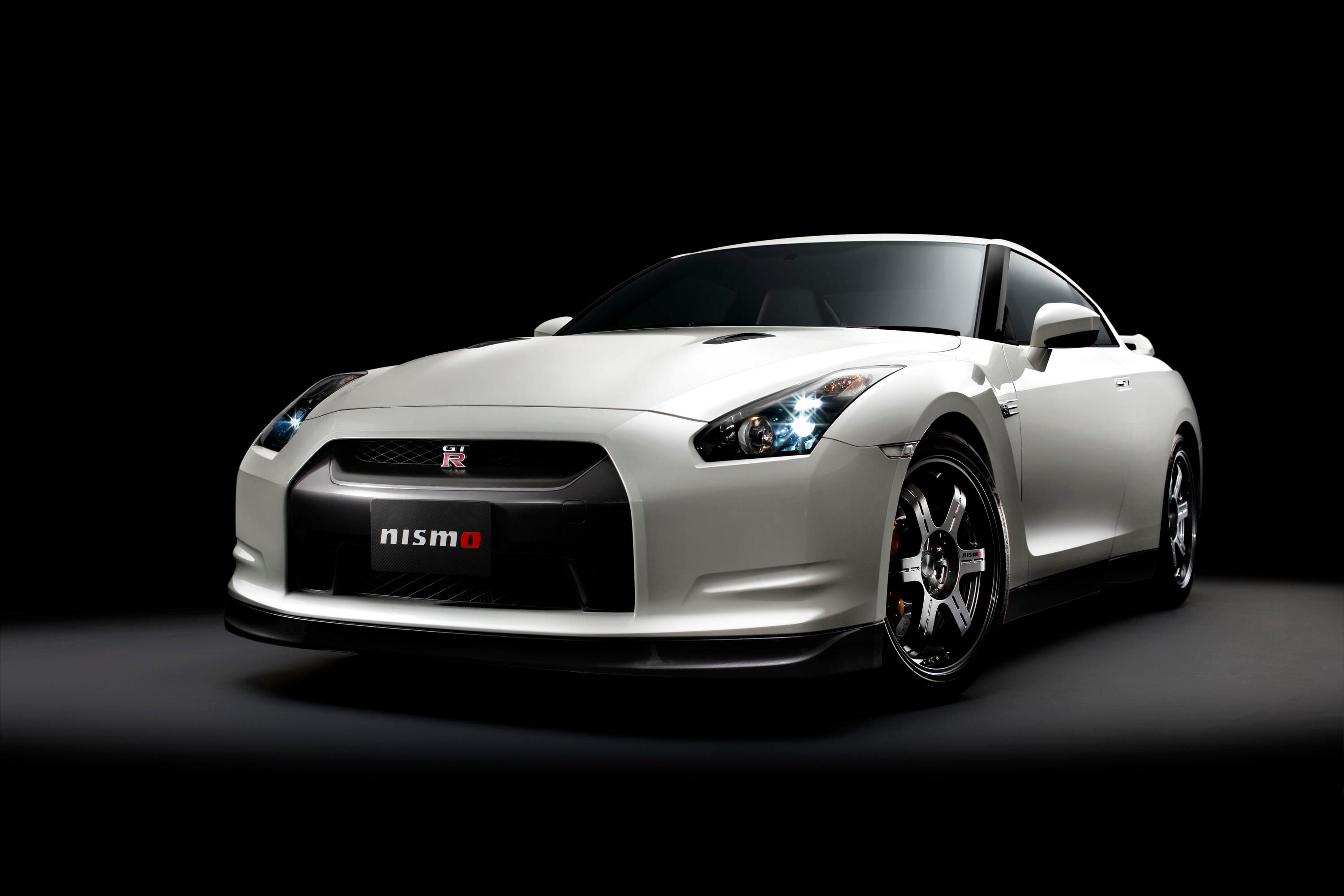 2009 Nissan GT-R with Nismo 