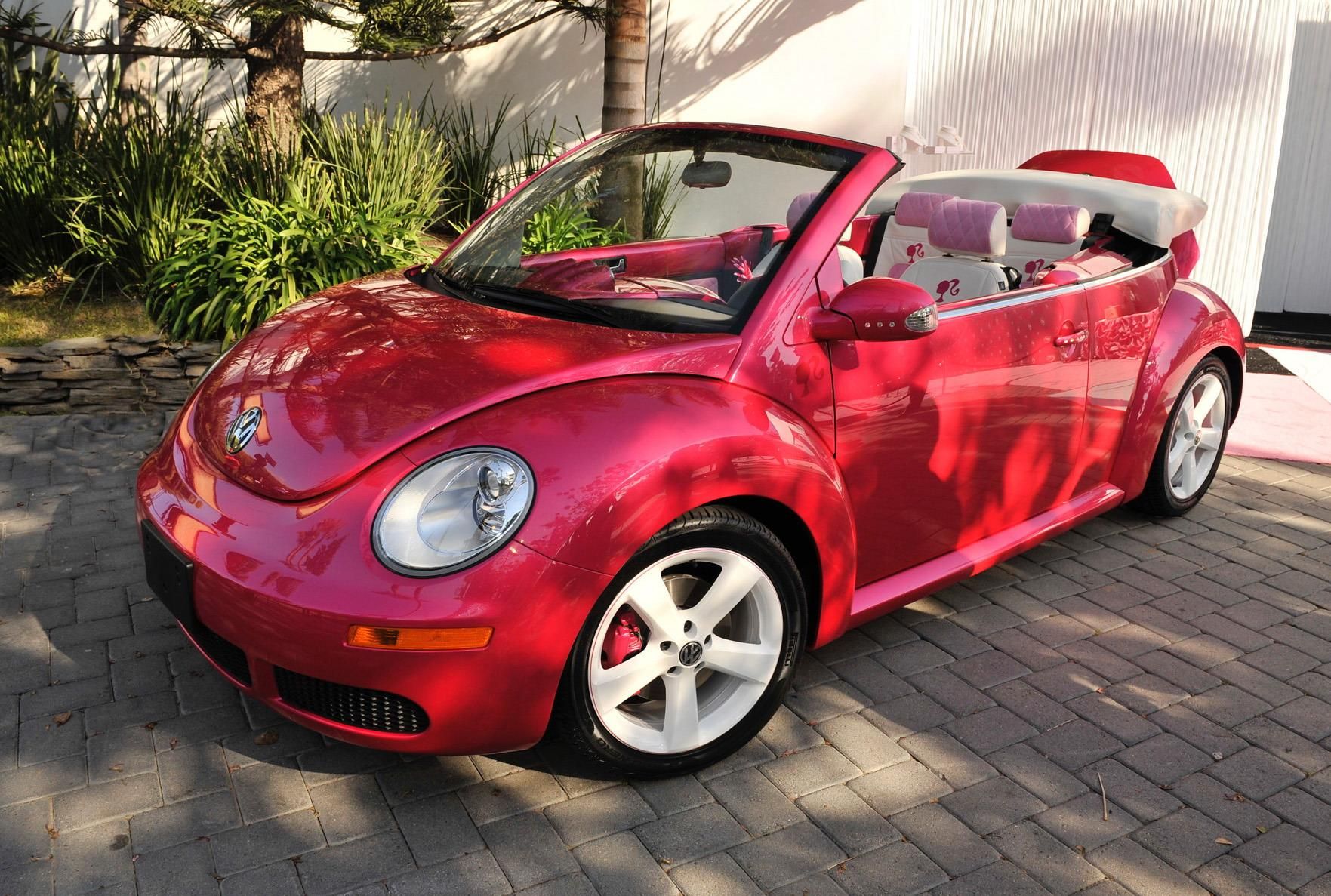 2010 Volkswagen Beetle Convertible Barbie Edition