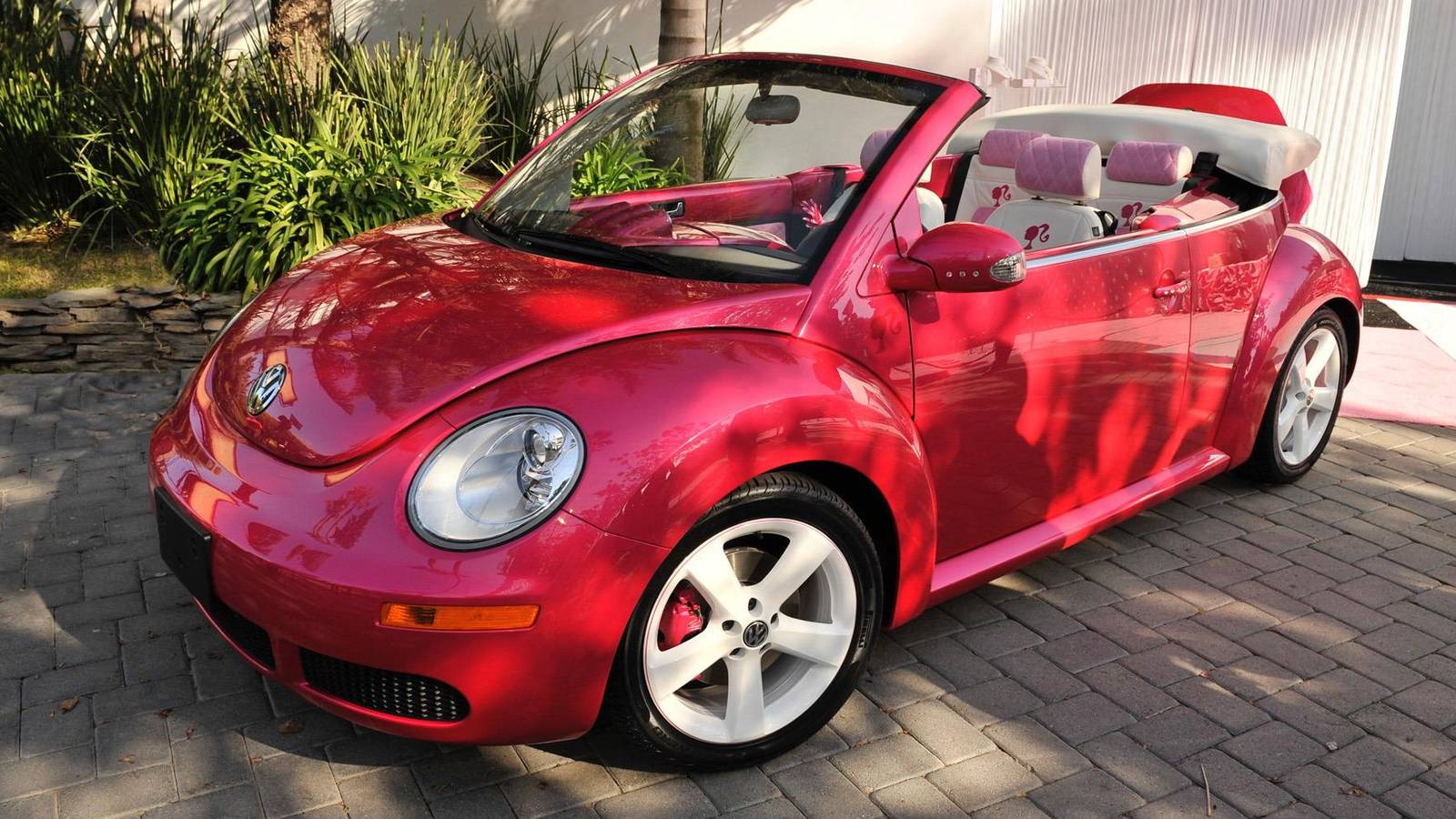 2010 Volkswagen Beetle Convertible Barbie Edition