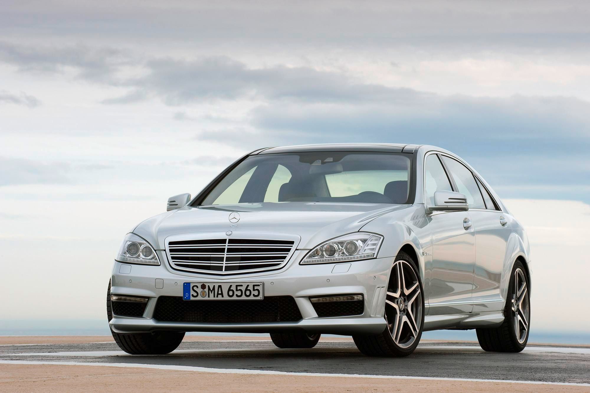 2009 Mercedes S 63 AMG and S 65 AMG