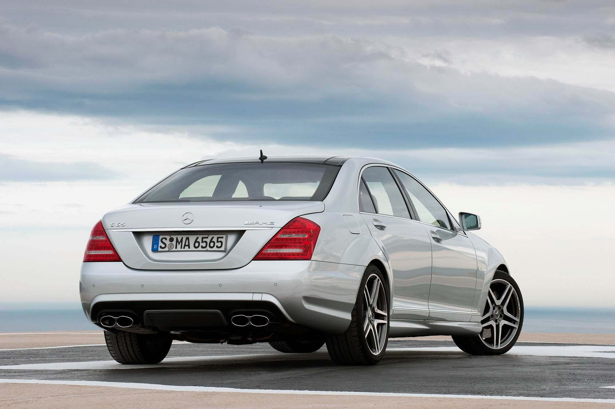 2009 Mercedes S 63 AMG and S 65 AMG