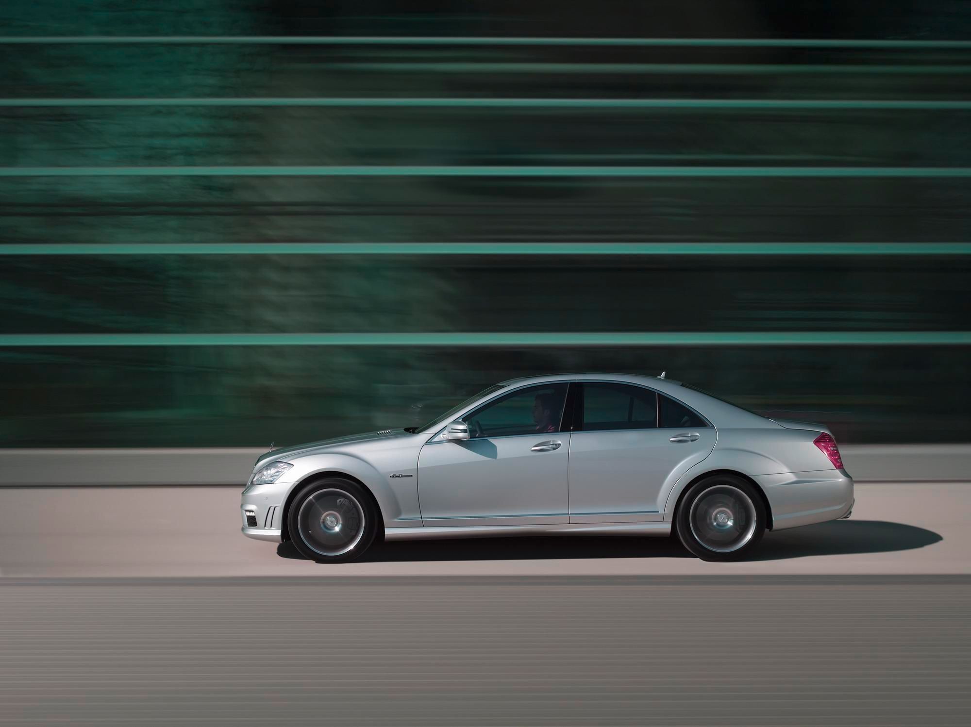 2009 Mercedes S 63 AMG and S 65 AMG