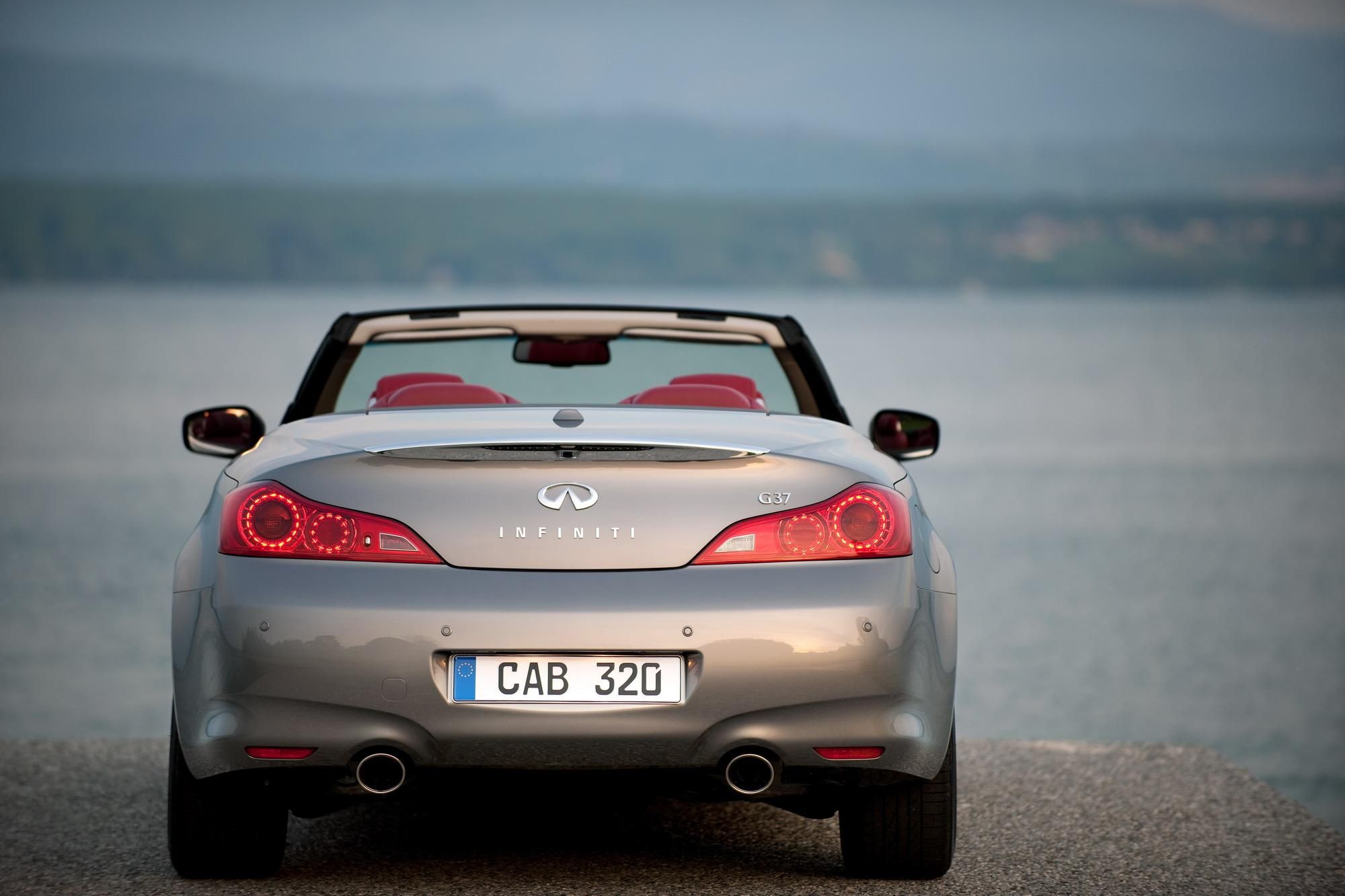 2009 - 2010 Infiniti G37 convertible