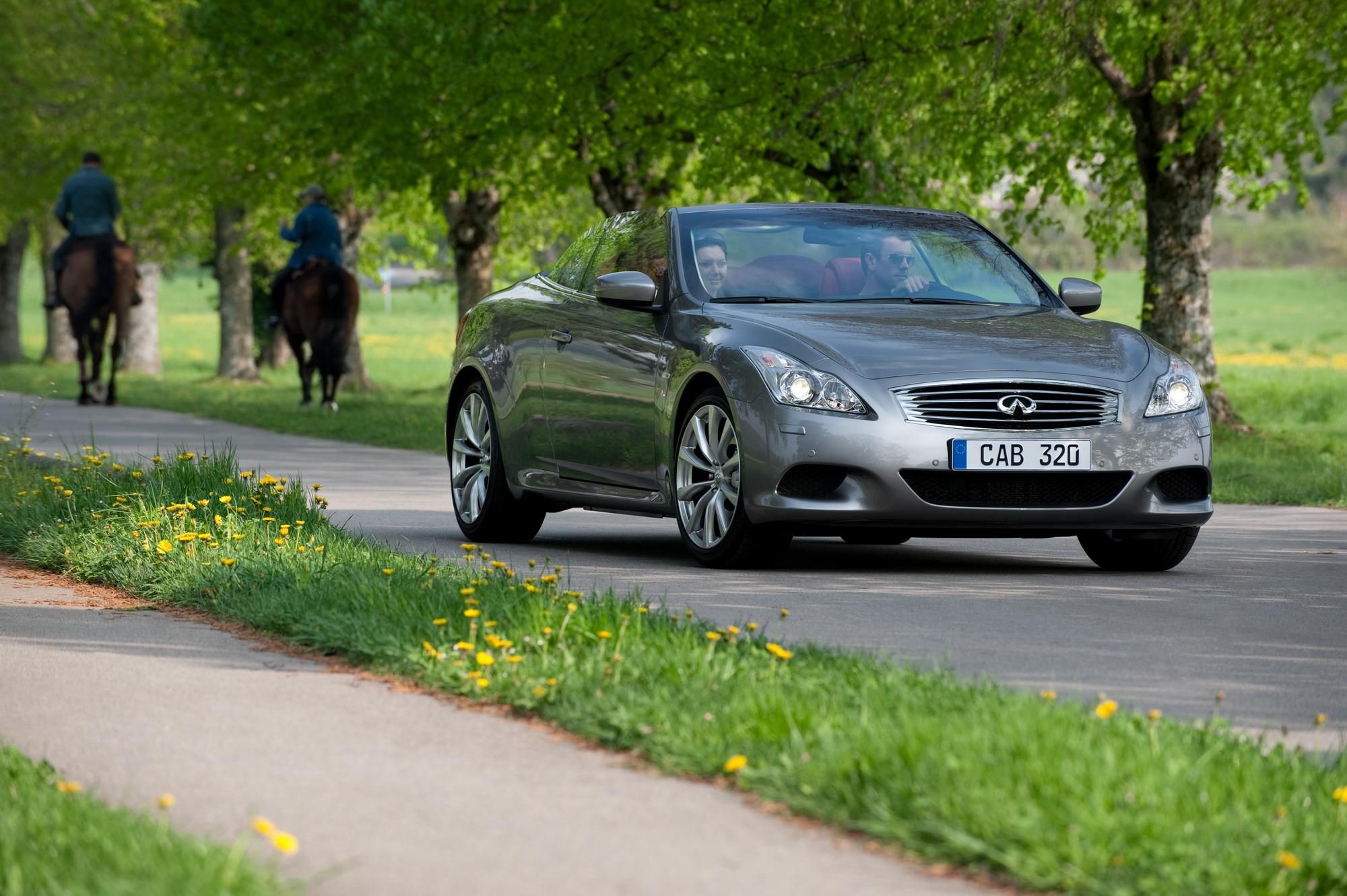 2009 - 2010 Infiniti G37 convertible