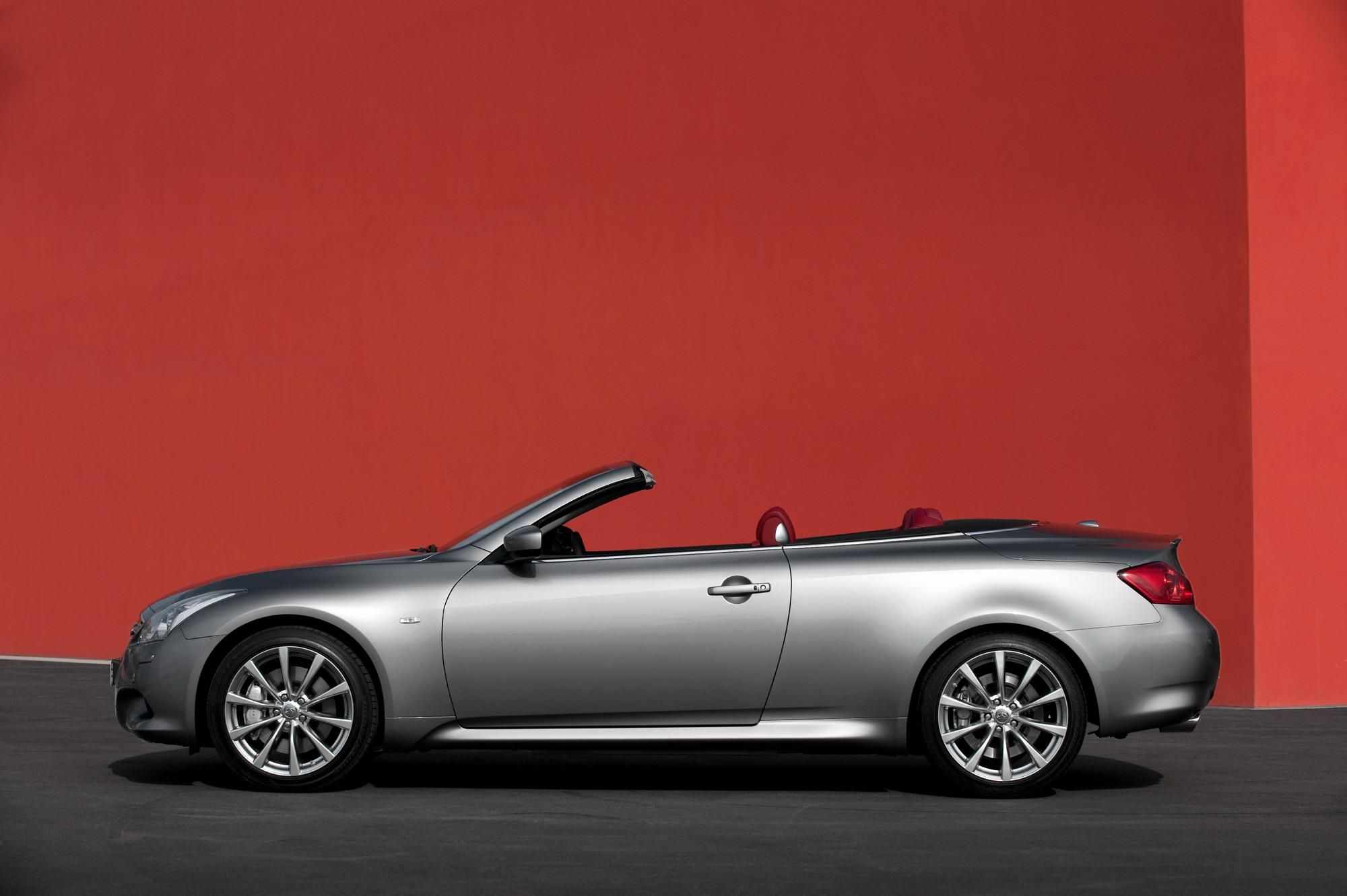 2009 - 2010 Infiniti G37 convertible