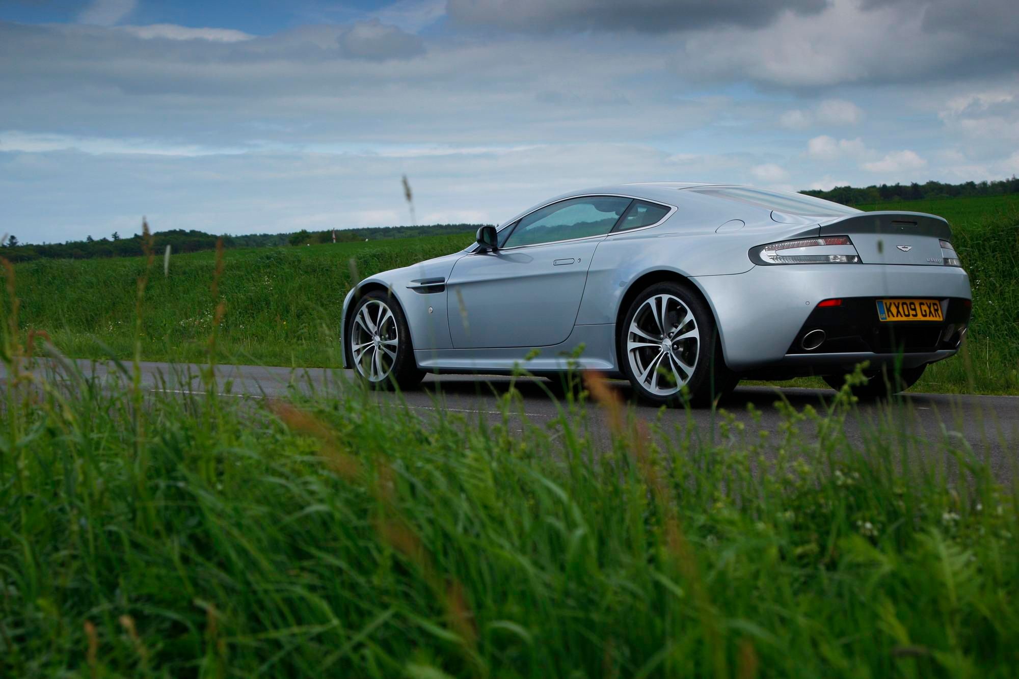 2010 Aston Martin V12 Vantage