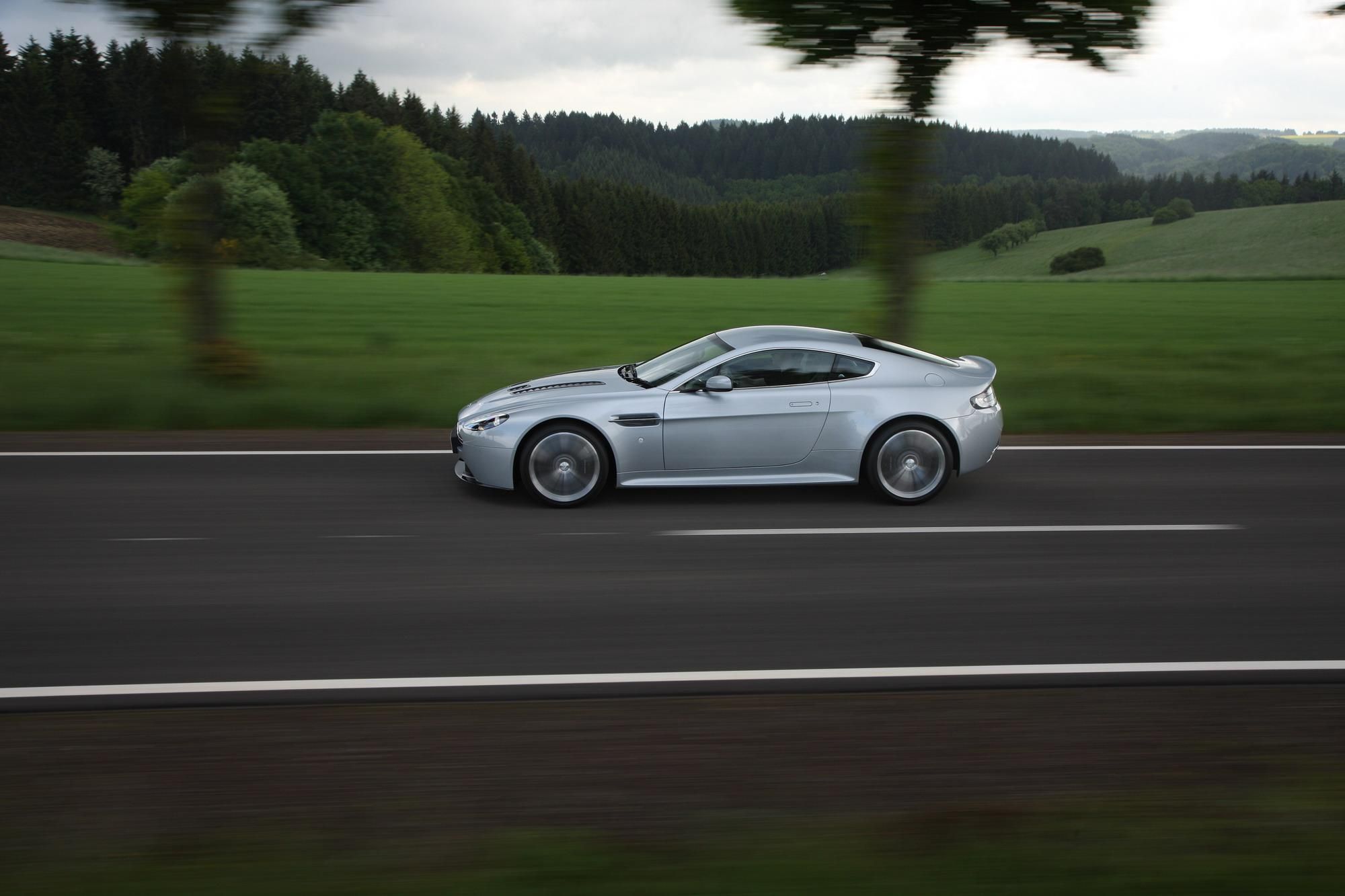 2010 Aston Martin V12 Vantage