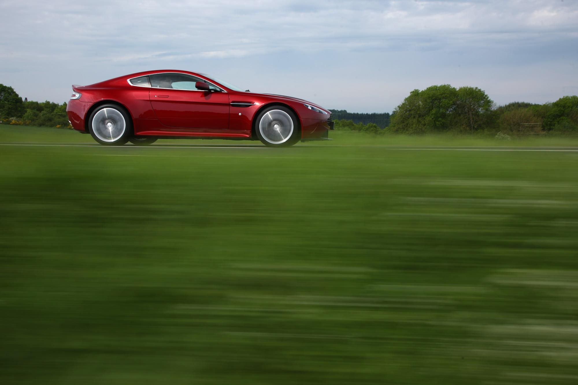 2010 Aston Martin V12 Vantage