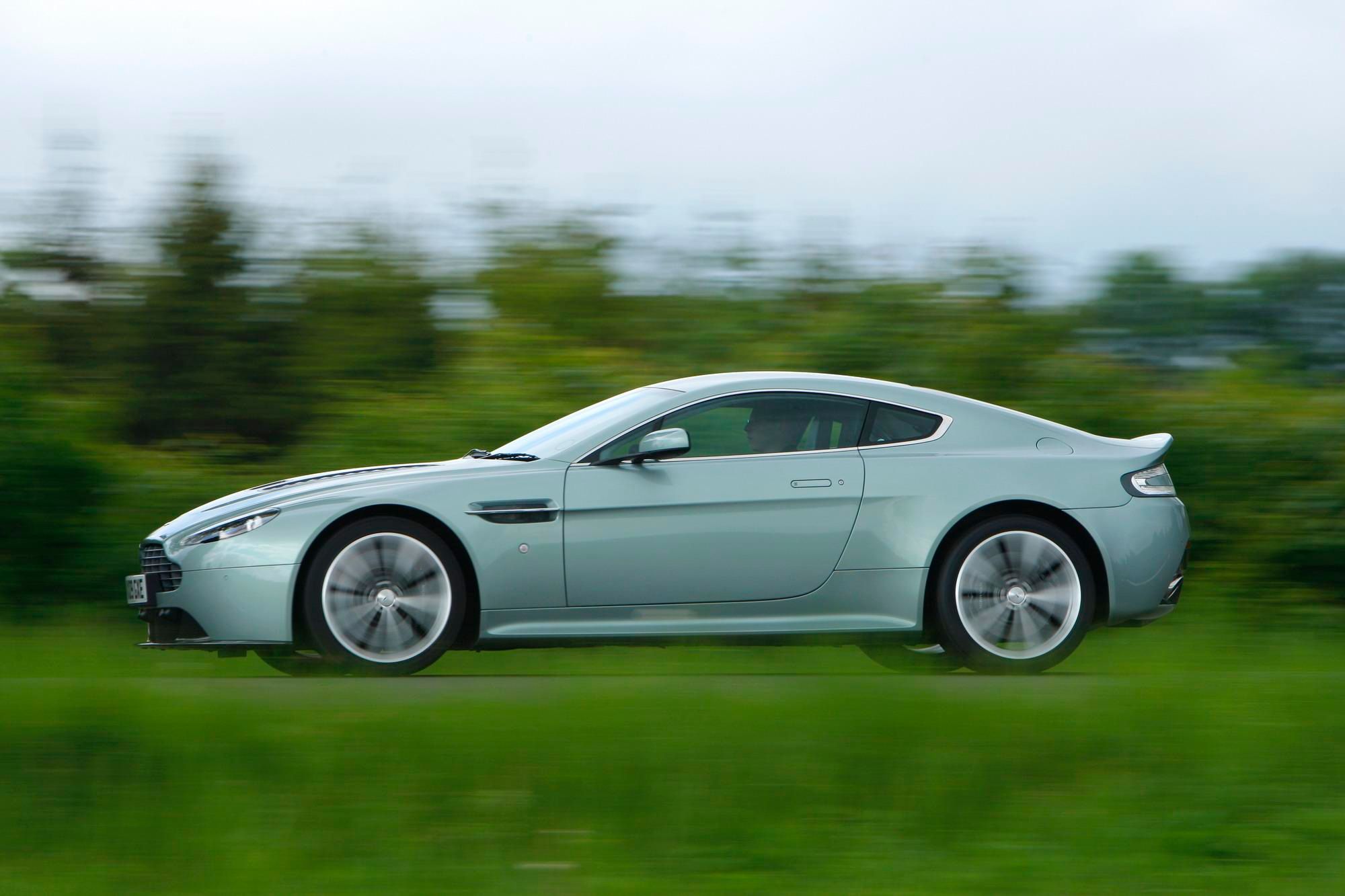 2010 Aston Martin V12 Vantage