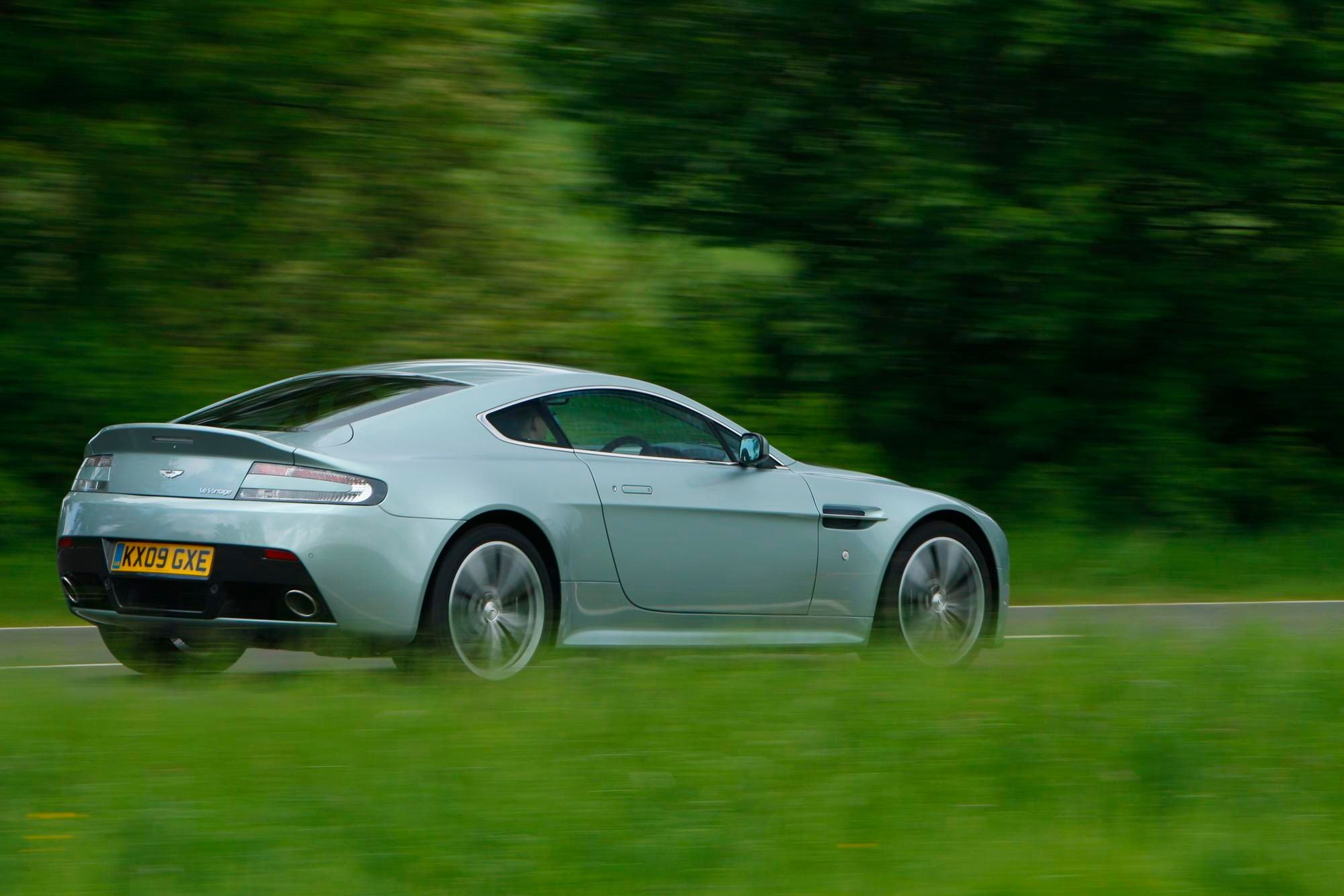 2010 Aston Martin V12 Vantage