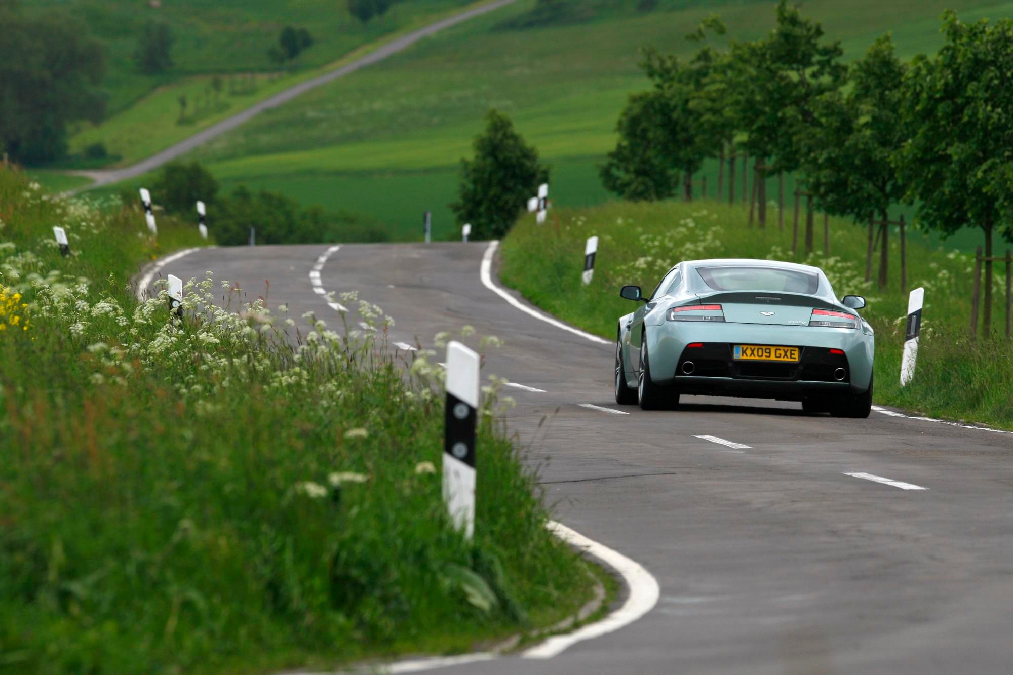 2010 Aston Martin V12 Vantage