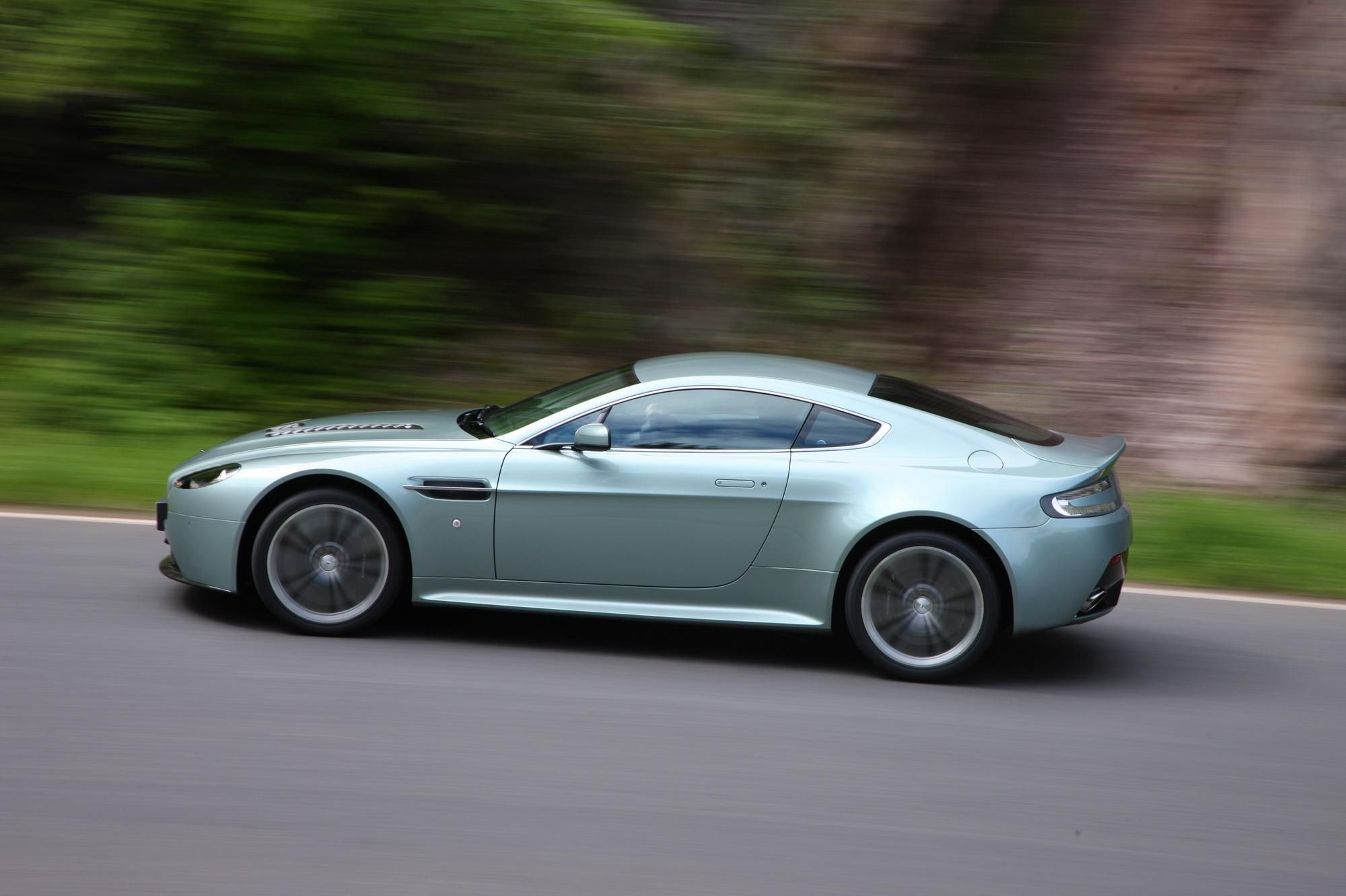 2010 Aston Martin V12 Vantage