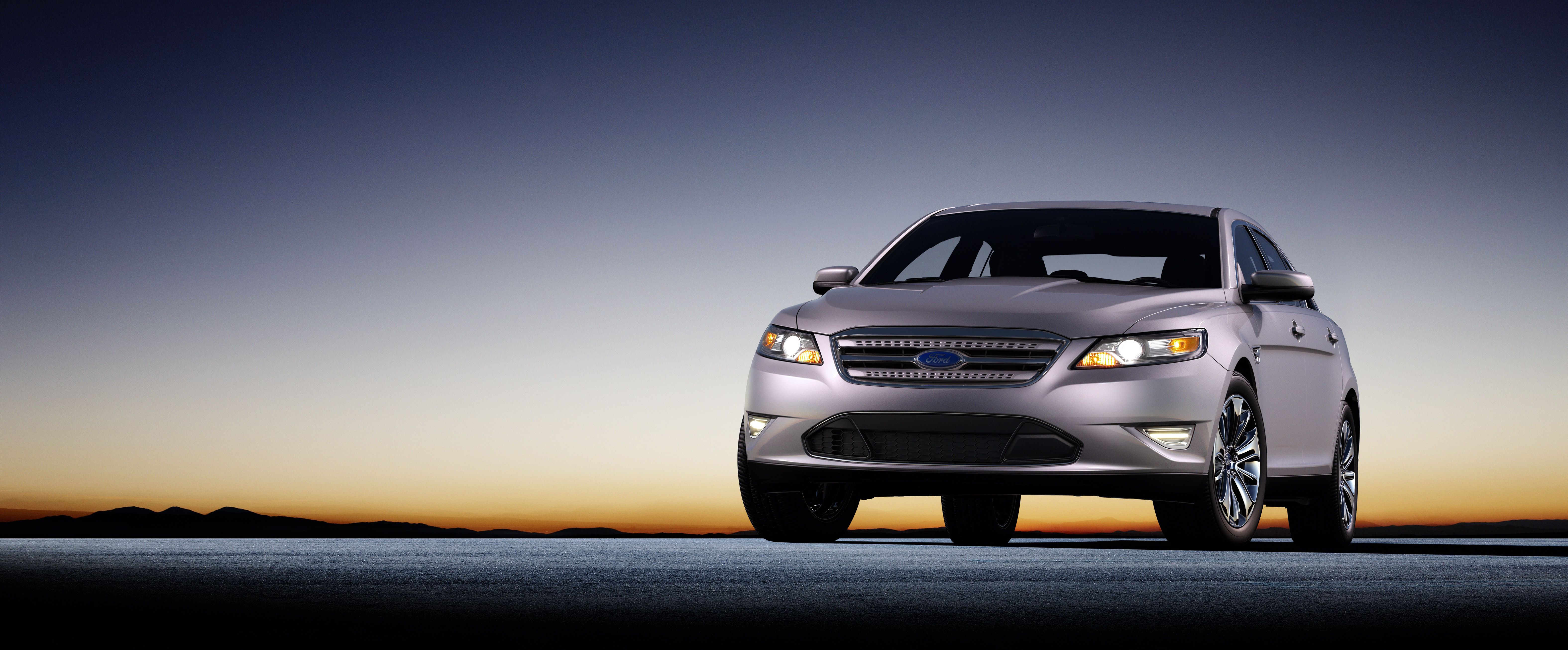 2010 Ford Taurus SHO