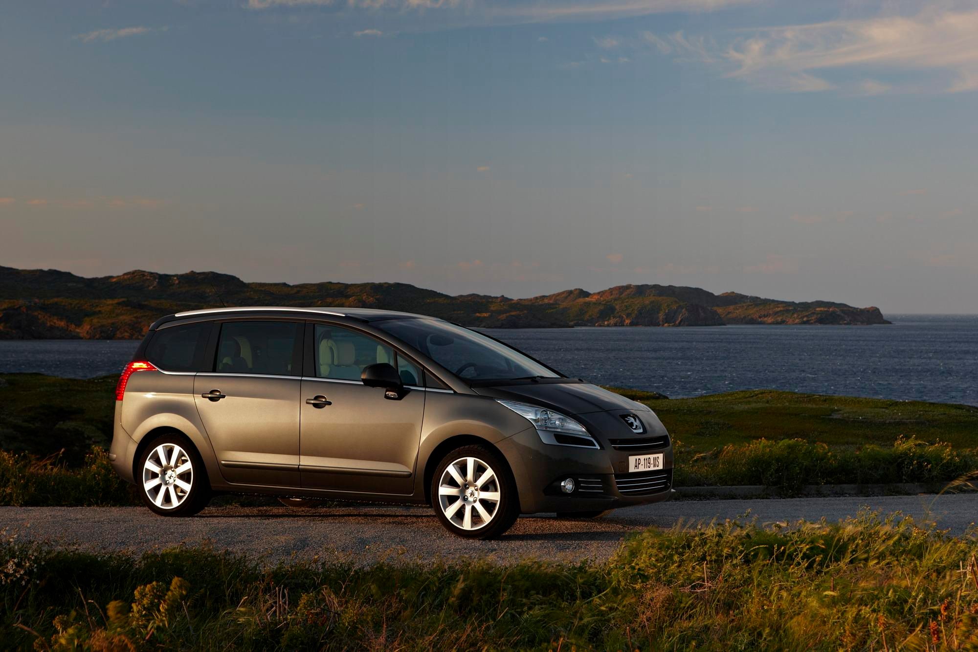 2010 Peugeot 5008