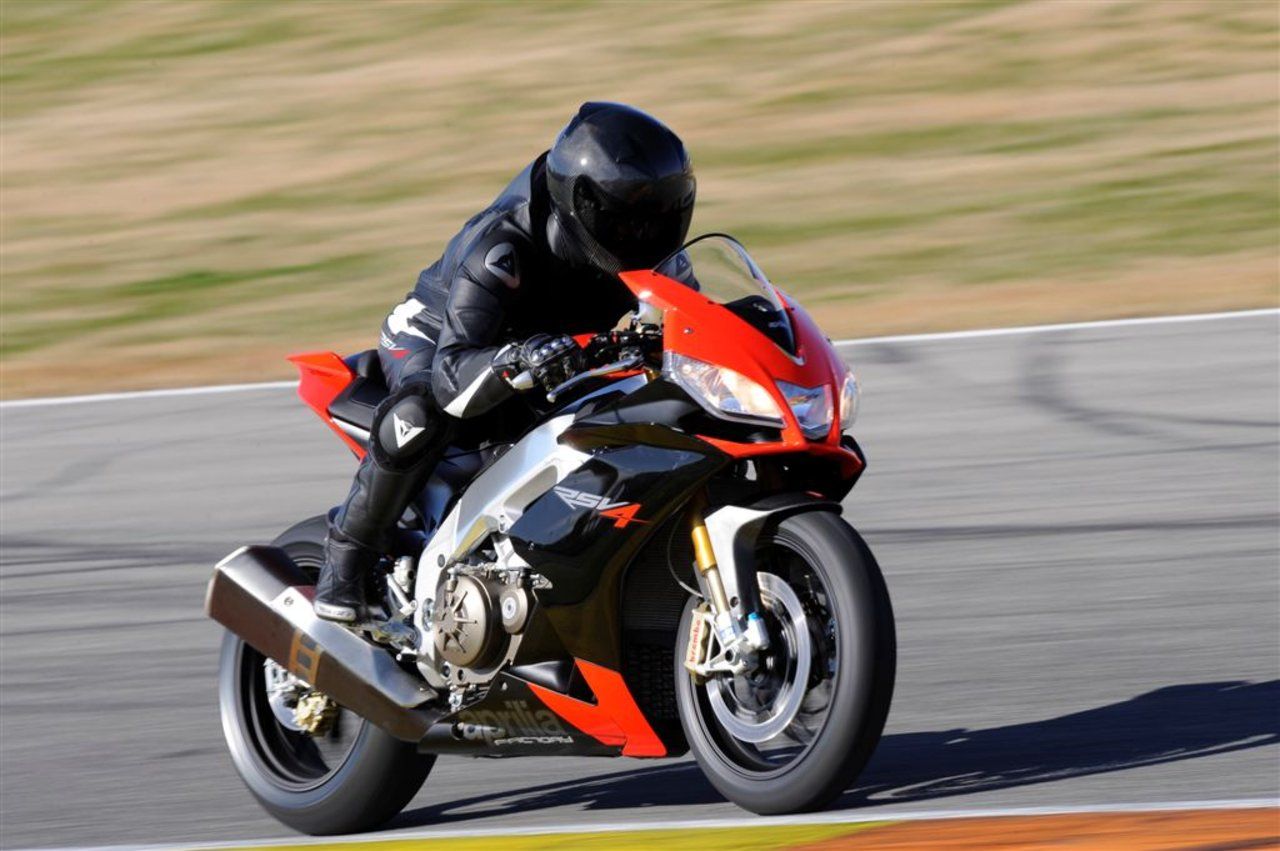  Aprilia RSV4 Factory