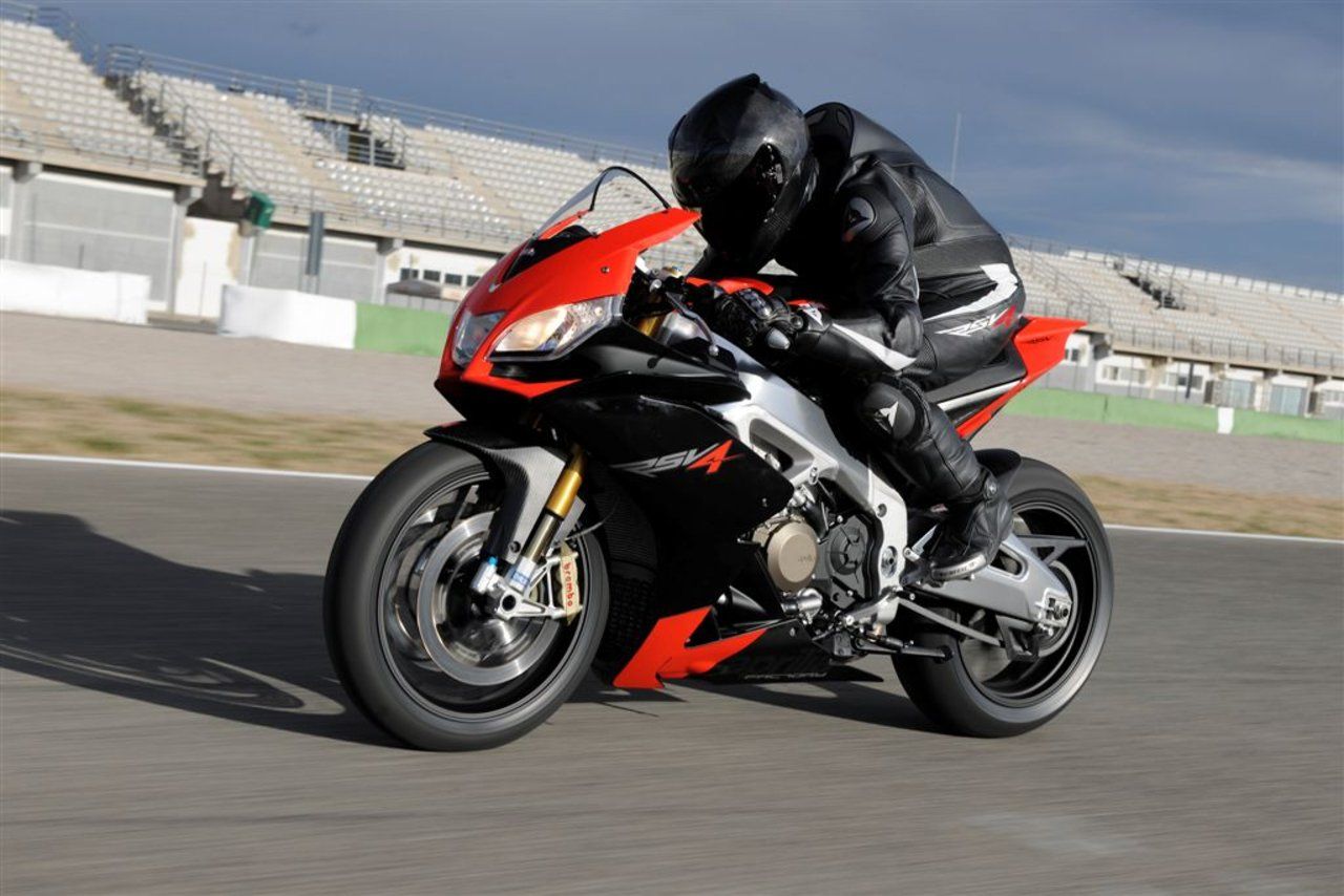  Aprilia RSV4 Factory