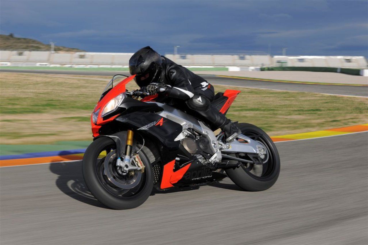  Aprilia RSV4 Factory